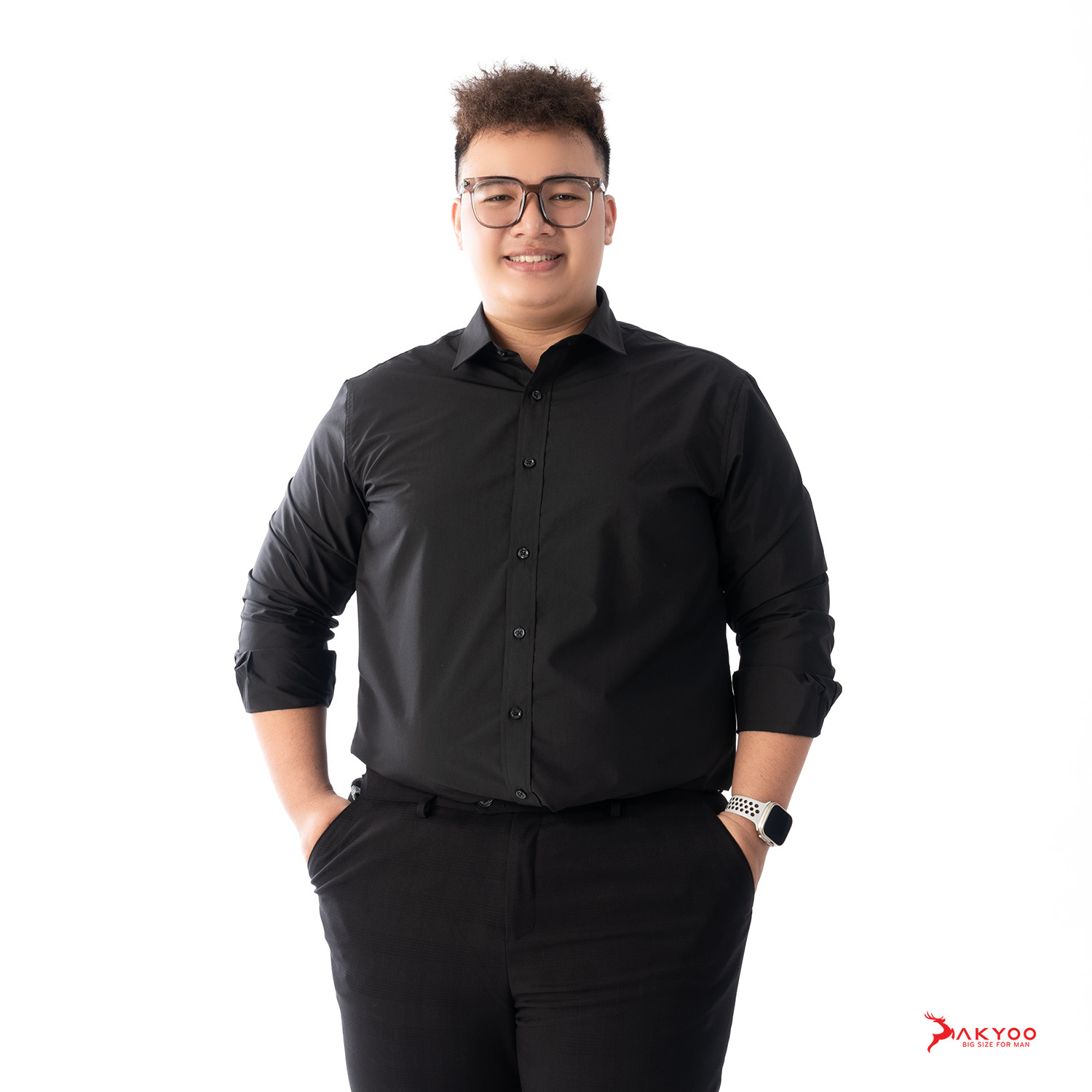 Chi tiết cổ áo sơ mi AKYOO