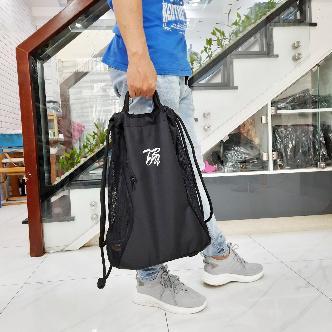 Mô tả Balo dây rút TROY Leo phối lưới bên hông có quai xách tay, chất vải dù chống thấm, size 43 x 30 x 15cm - 2