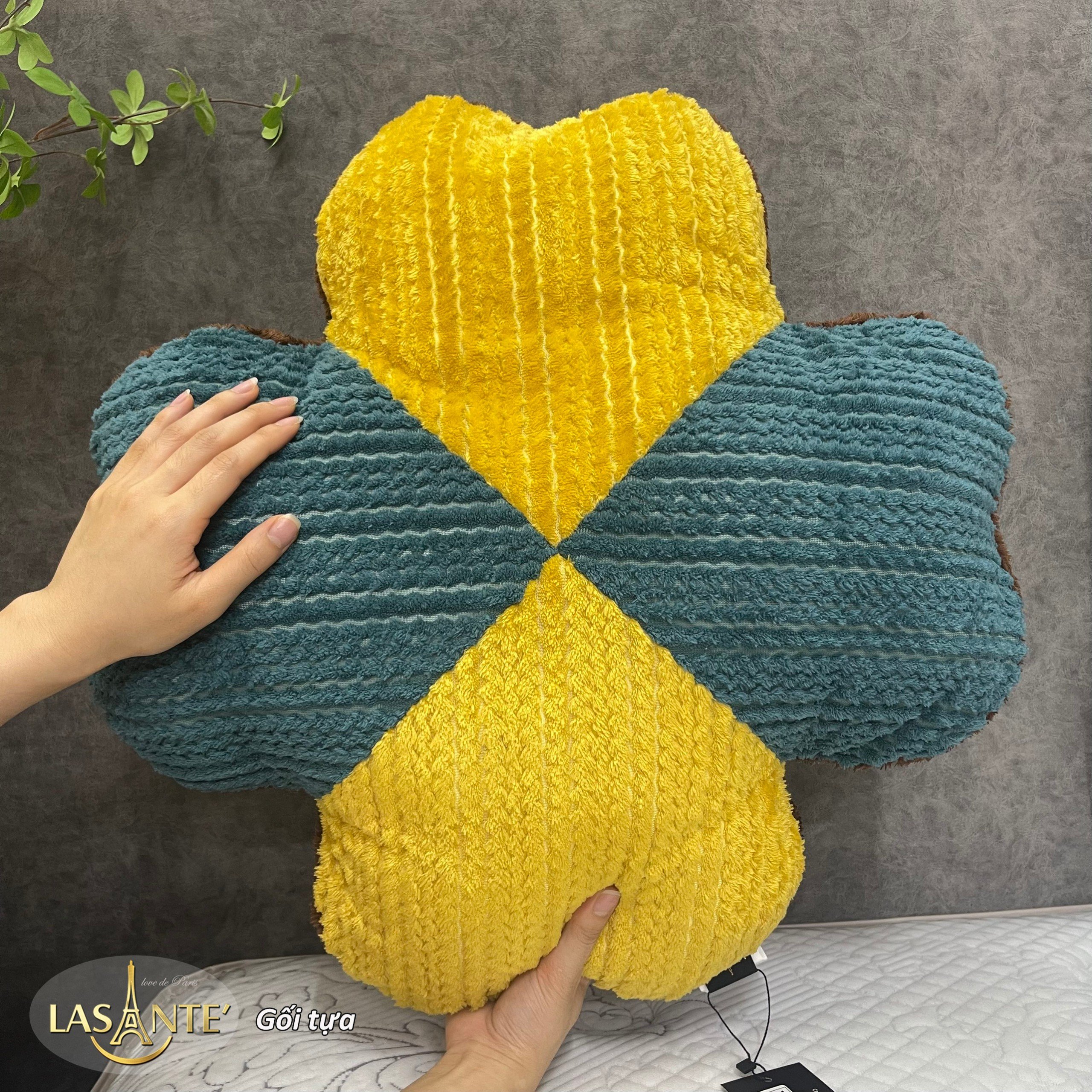 Mô tả 🧧[𝐐𝐮𝐚̀ 𝐭𝐚̣̆𝐧𝐠] Gối tựa lông cừu Lasante [Màu ngẫu nhiên] - 5