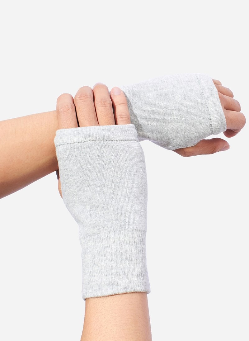 Mô tả Găng Tay Nam Nữ Unisex Tiện Dụng Chống Nắng Thời Trang Thương Hiệu Y2010 No Style 86 23128 |YaMe| - 1