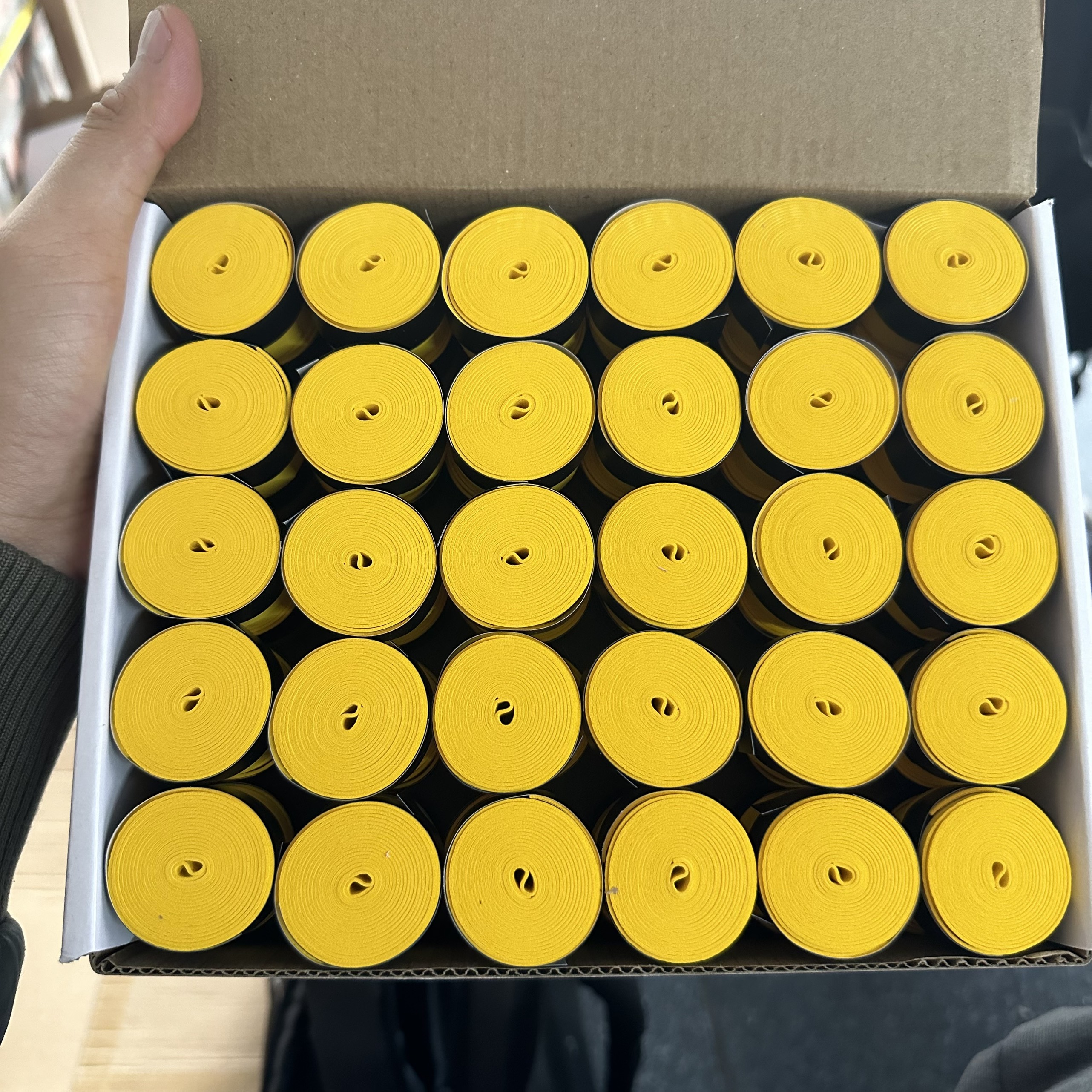 Mô tả Quấn Cán Vợt Cầu Lông, Dây Quấn Cán Vợt Tennis PU Cao Cấp Thoáng Khí Êm Tay Size 1100*25*0.7mm Chính Hãng Amalife -1 cái - 2