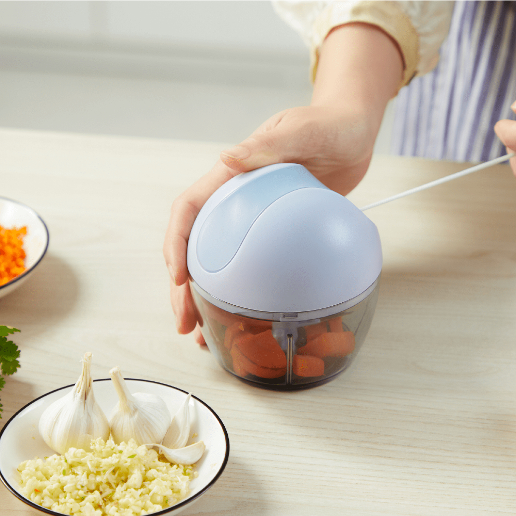 Mô tả Dụng cụ xay tỏi ớt Inochi. lưỡi dao bén, nhựa cao cấp an toàn cho sức khỏe. Máy xay tỏi ớt cầm tay nhỏ gọn, dễ vệ sinh - 2