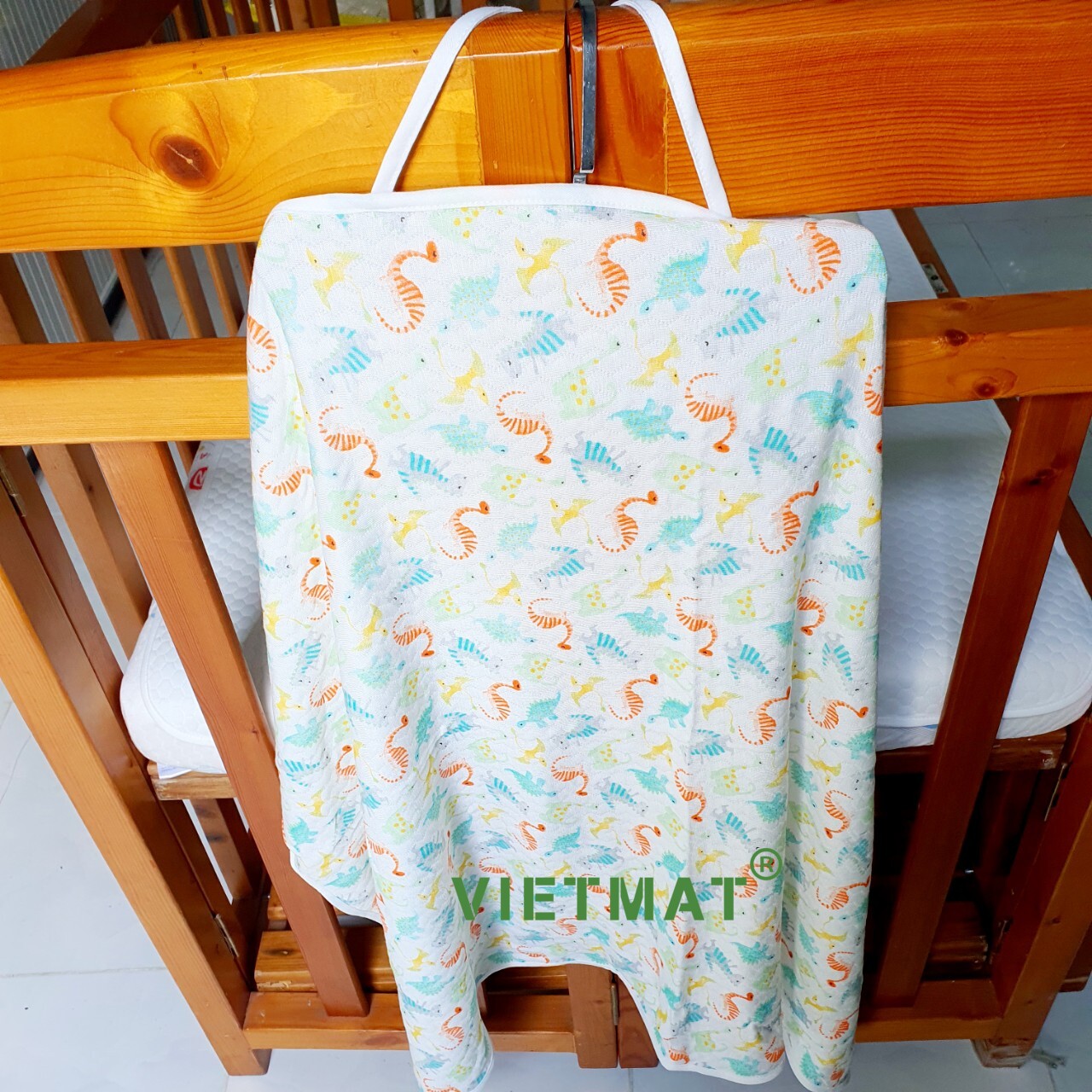 Mô tả Khăn choàng điều hòa che bé bú Vietmat 3 lớp thoáng mát, rộng rãi, kín đáo và nhiều tiện ích - 2