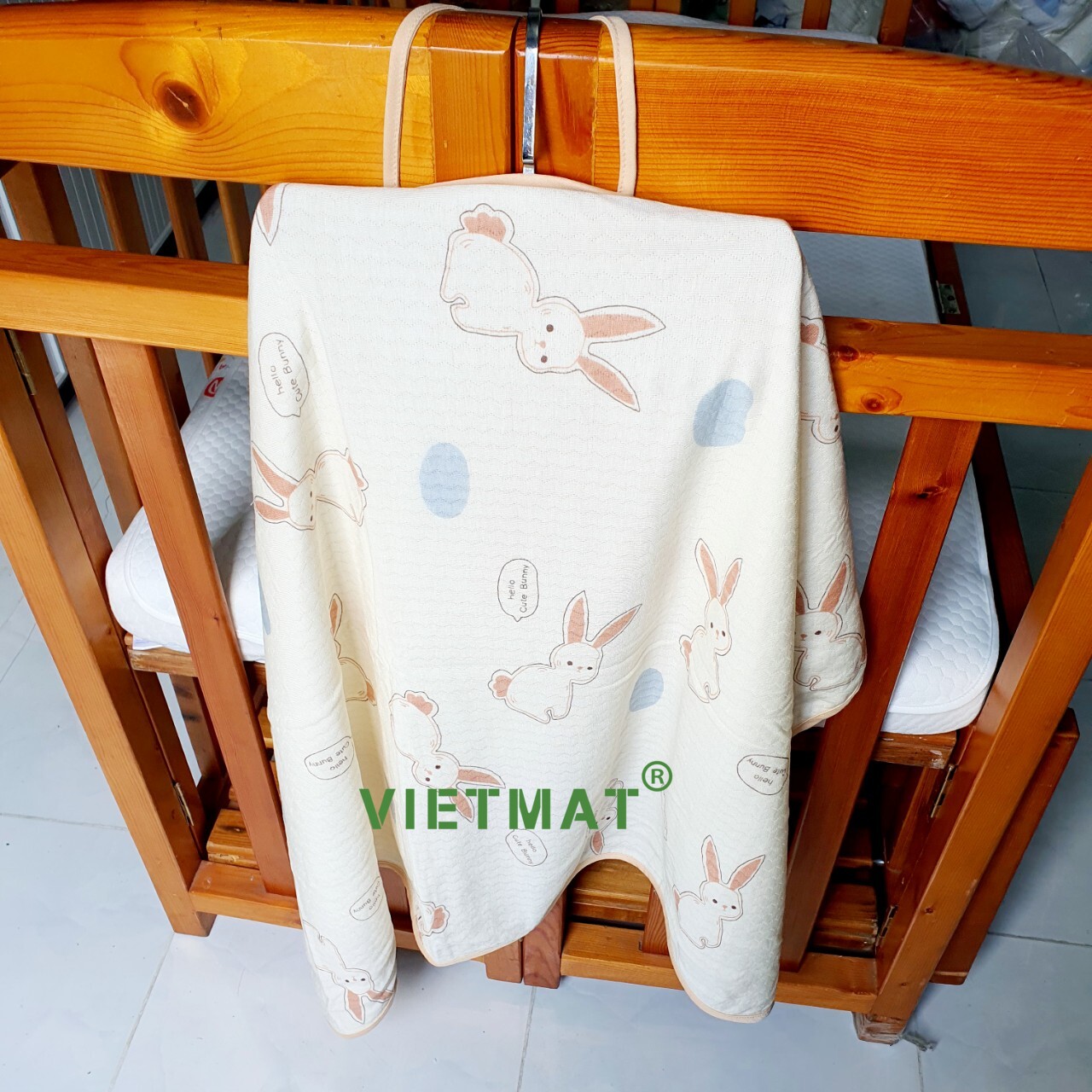 Mô tả Khăn choàng điều hòa che bé bú Vietmat 3 lớp thoáng mát, rộng rãi, kín đáo và nhiều tiện ích - 3