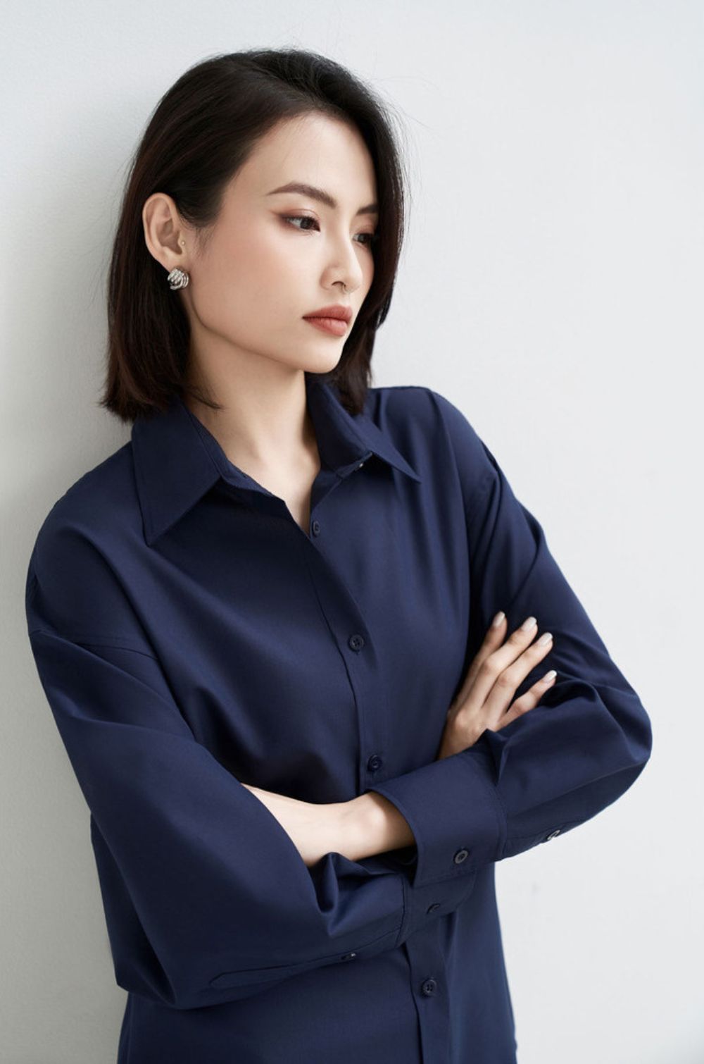 Áo sơ mi GILLEE form rộng màu xanh dương nhạt