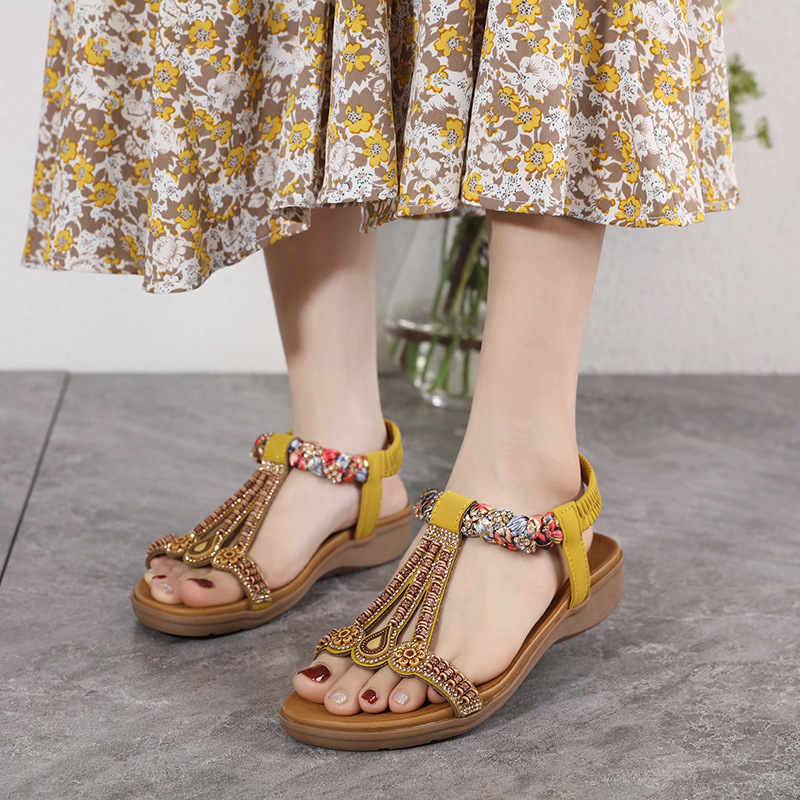 Giày Sandal Nữ Đế Bằng Quai Hậu Phối Hoa màu Đen