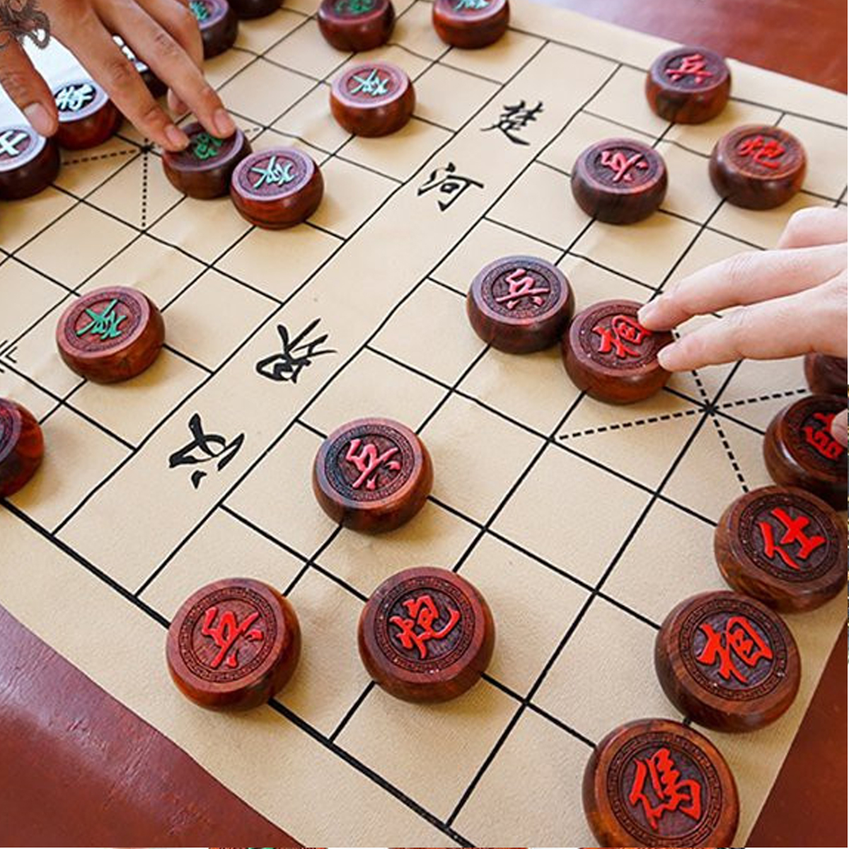 Mô tả Cờ Tướng Gỗ Sồi Quân Cờ 4.8cm - Bàn Cờ Tướng Vải Da Lộn + Hộp Đựng Cờ Làm Quà Tặng Cao Cấp Chính Hãng Amalife - Mã VIP01 - 9