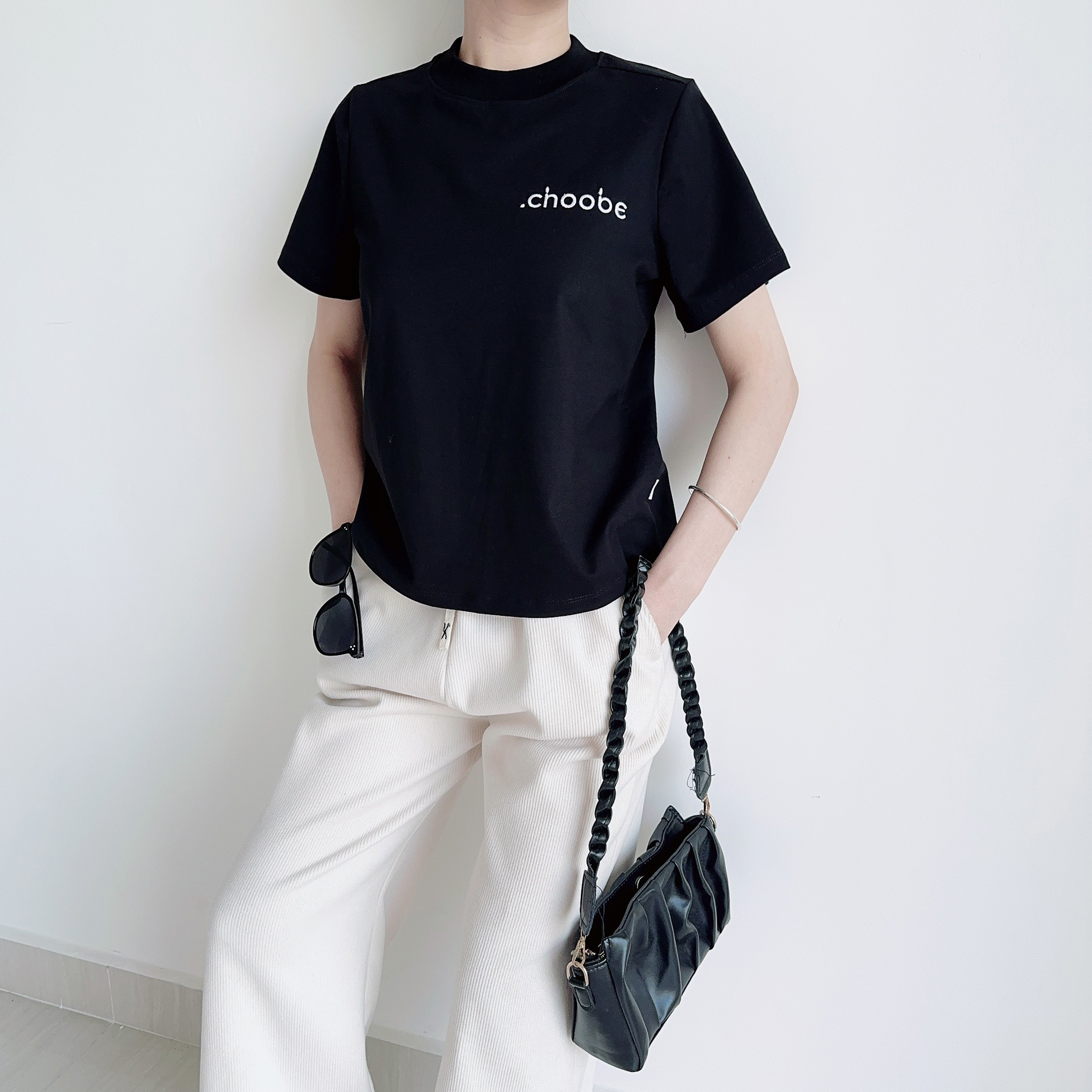 Mô tả Áo phông baby tee Choobe nữ thun cộc tay cổ cao basic trơn thêu chữ chất vải cotton co giãn thoáng mát A98 - 2