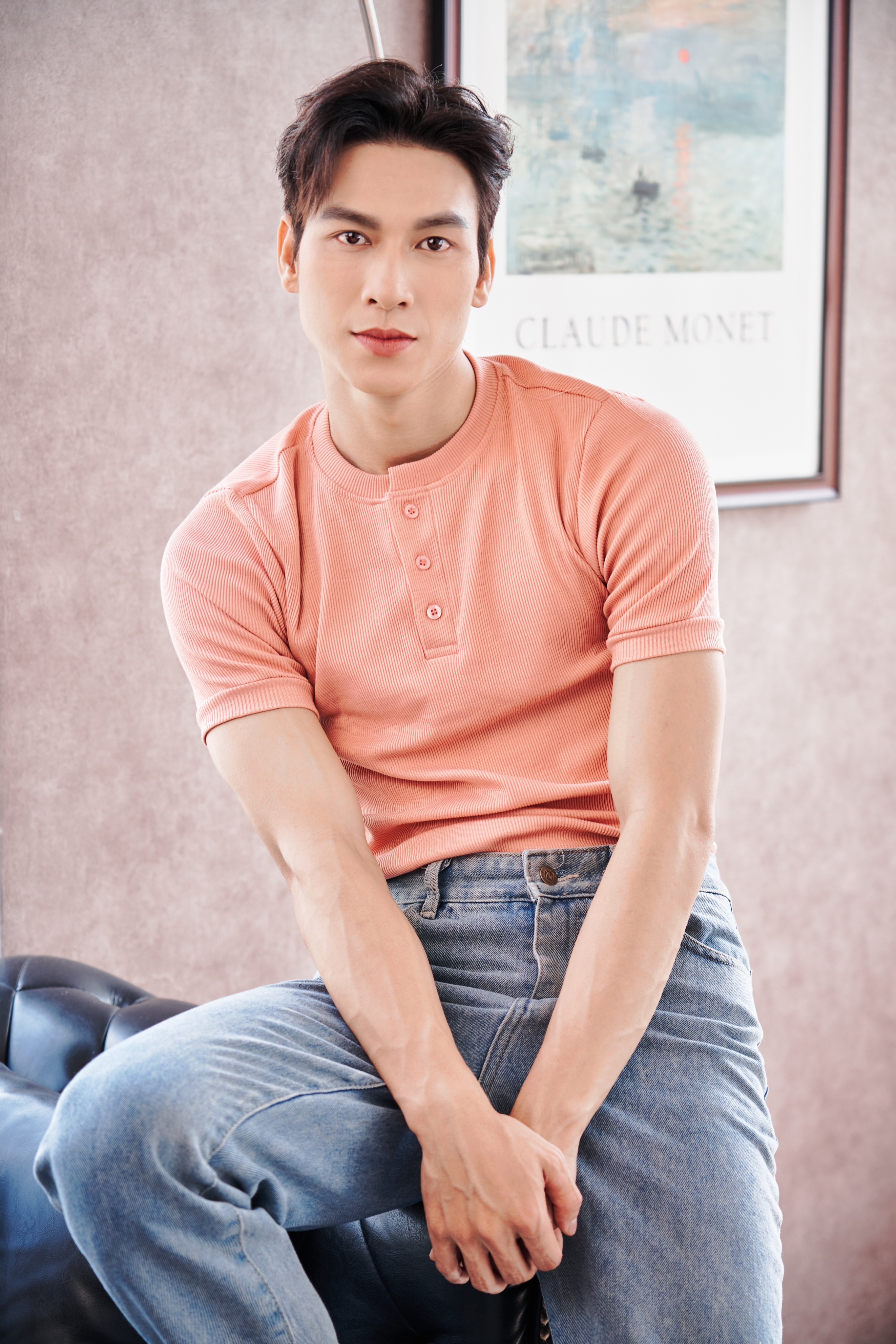 Mô tả Áo Thun Nam Tay Ngắn Cổ Tròn Xẻ Trụ Vải Thun Tăm Gân Cao Cấp Form Body Thương Hiệu Mr Twins - 4