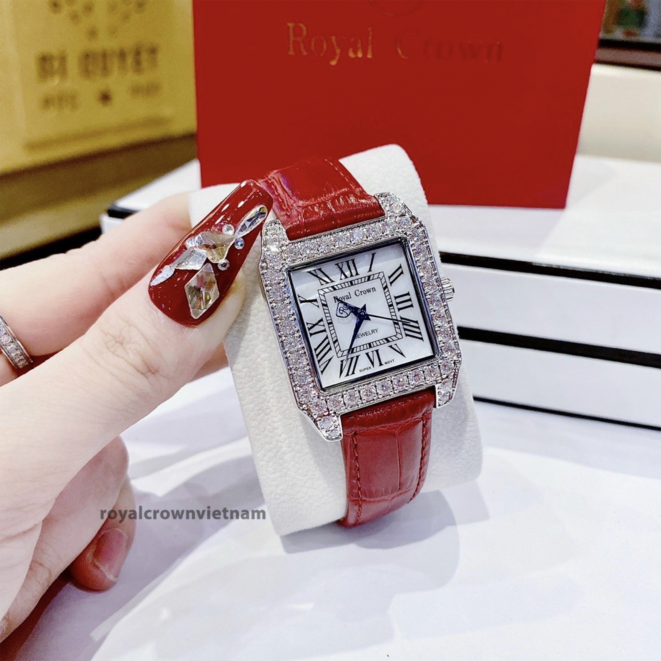 Mô tả Đồng hồ nữ chính hãng dây da Royal Crown 6104 mặt vuông, đính đá cao cấp, đeo tay đẹp, sang chảnh - 2