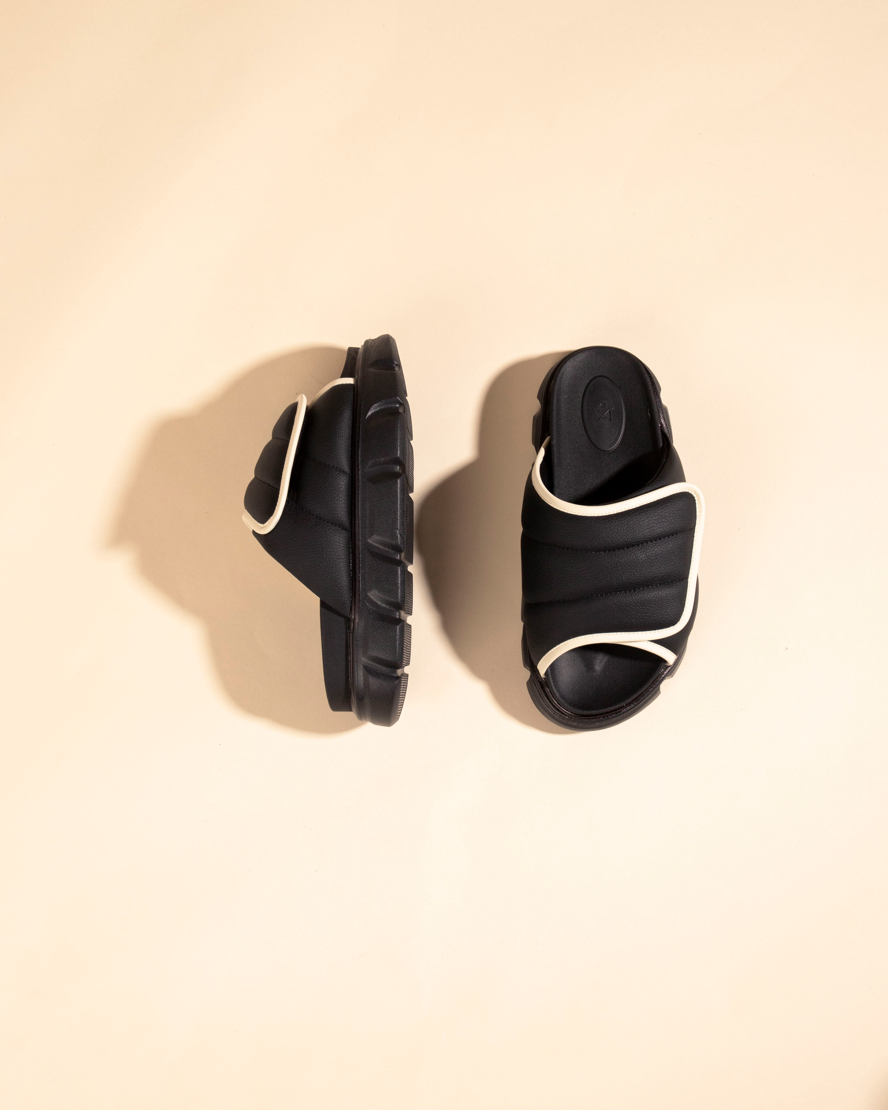 Mô tả Dép Nam Nữ Tăng Chiều Cao THE LARVA WOLF SLIDE SANDAL - BLACK & WHITE - 4