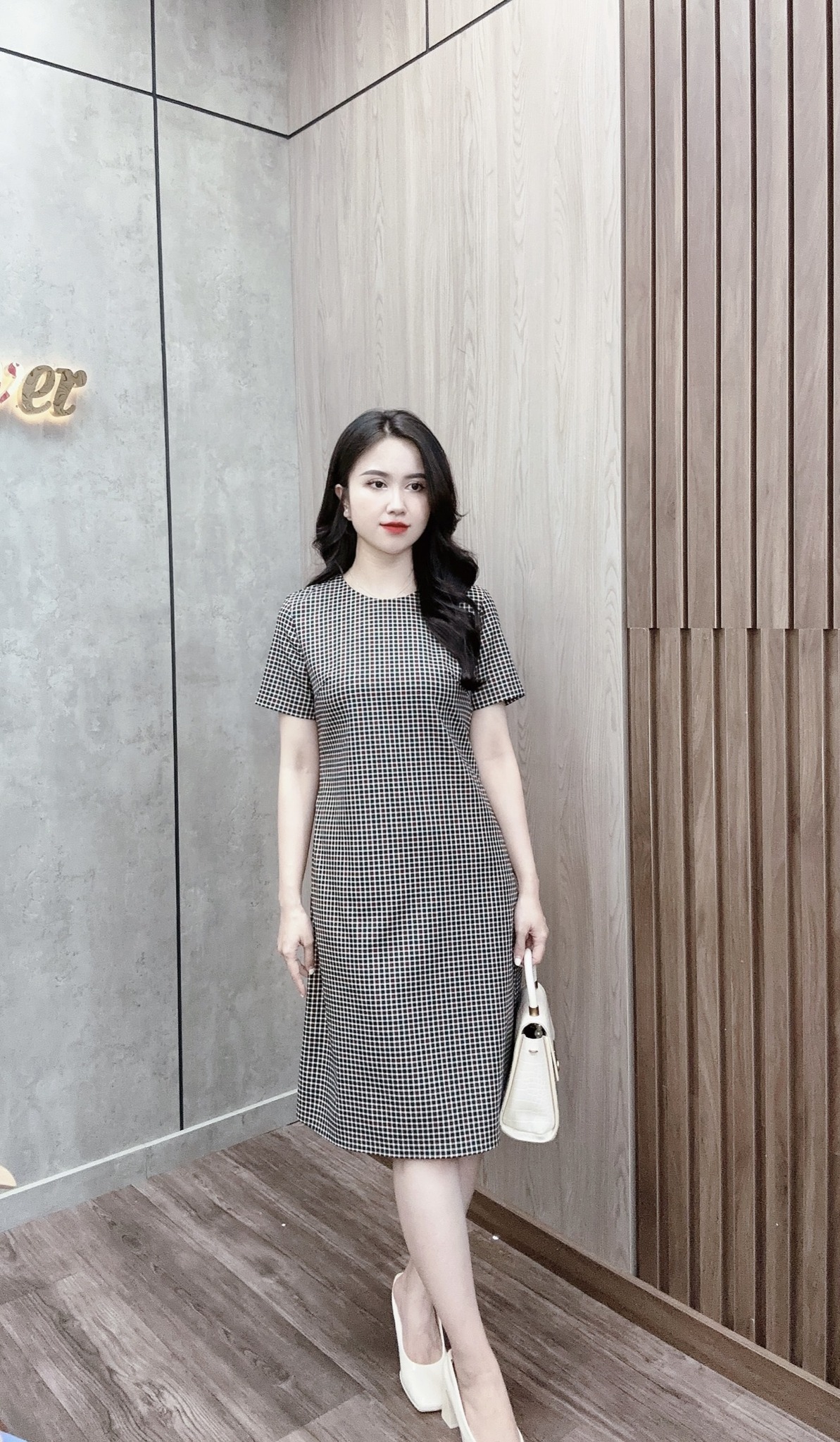 Mô tả Váy đầm kẻ caro dáng xuông cổ tròn che khuyết  điểm tốt thiết kế trẻ trung Evalover - 1