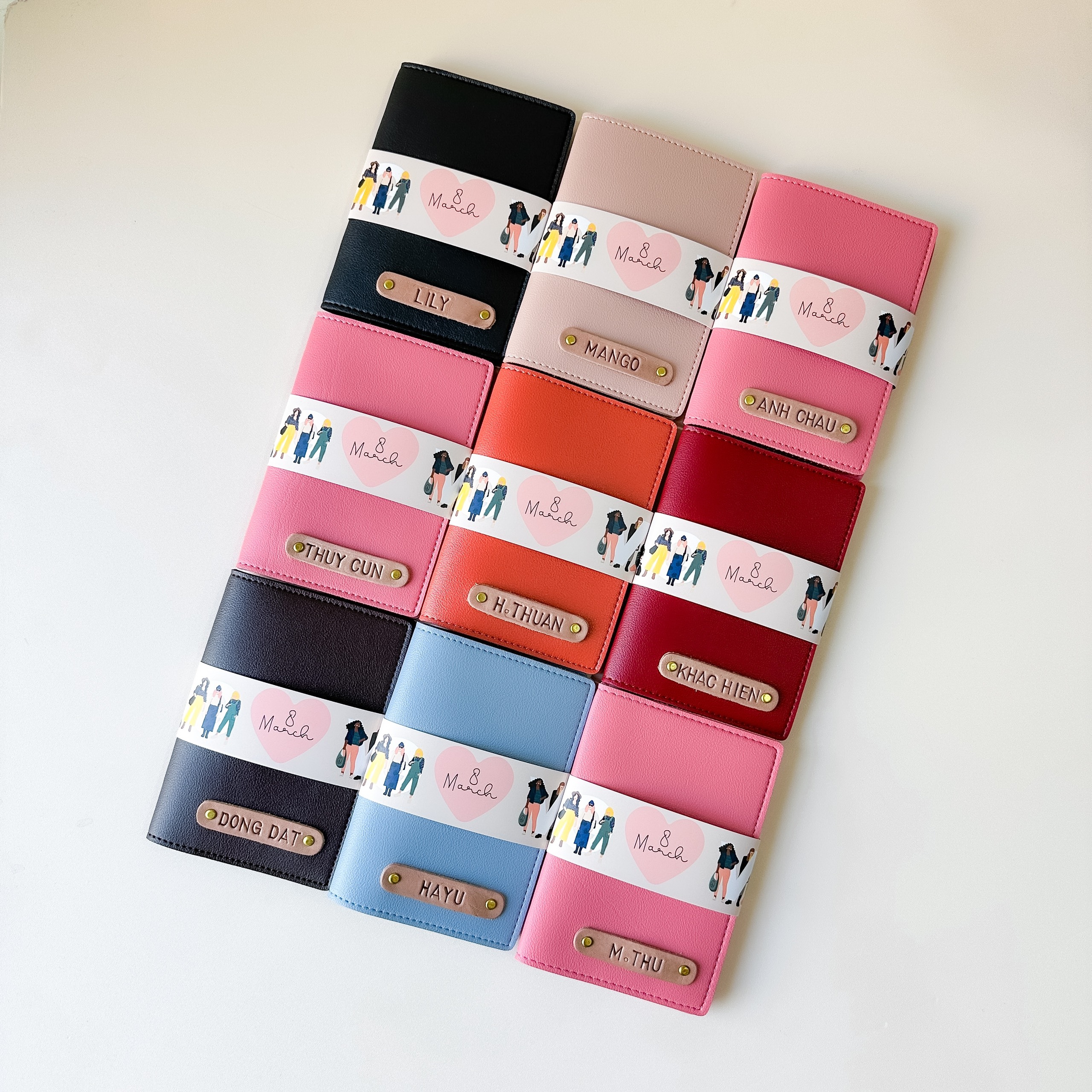 Mô tả Vỏ hộ chiếu Vuông Shop®️ da pu với nhiều màu sắc kèm tag tên theo yêu cầu passport cover - 7