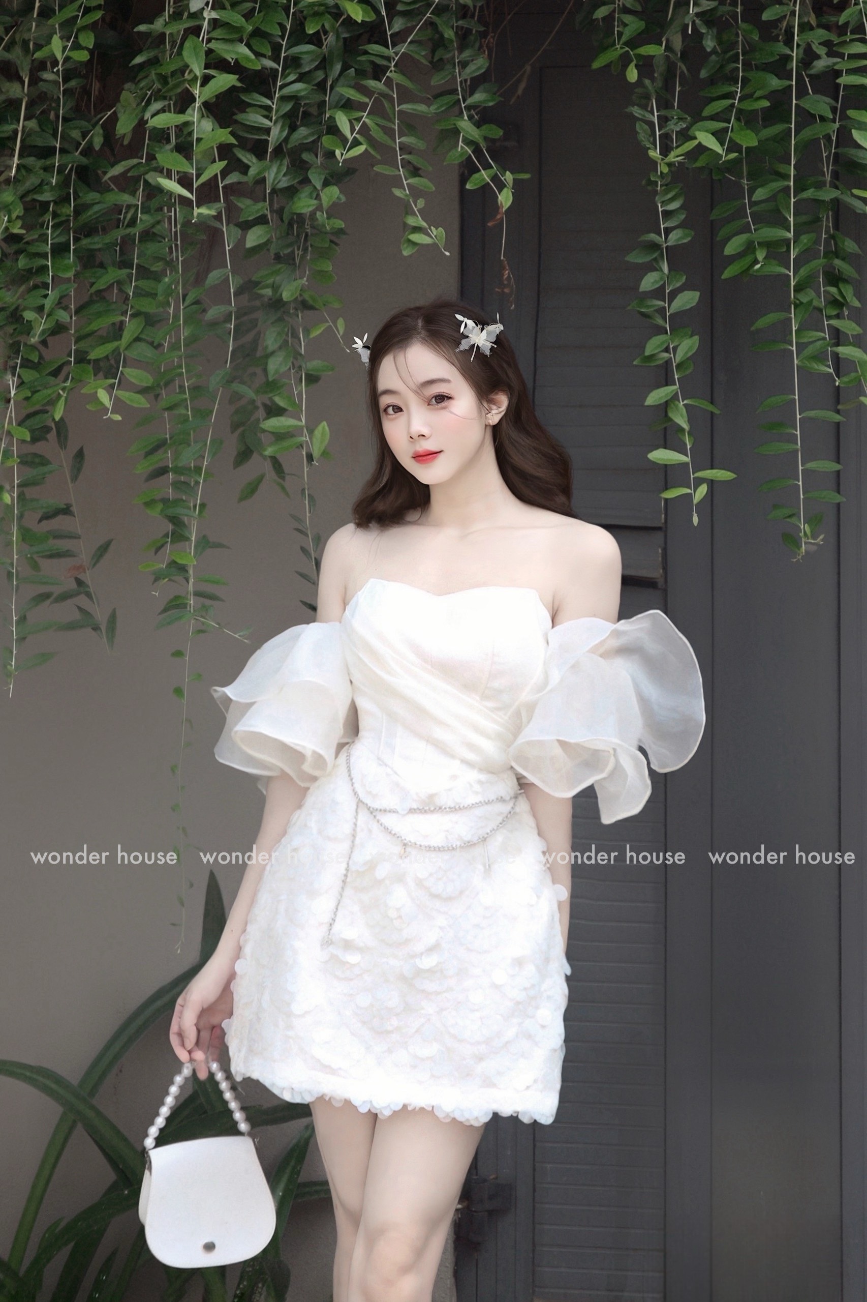 Mô tả Wonderhouse Midori Dress Đầm cup tay hoàn chất vải kim sa dự tiệc sang chảnh - 1
