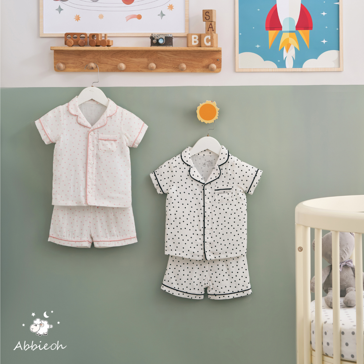 Mô tả Bộ pijama cộc tay cho bé ABBIEOH chất liệu cotton mềm mịn thấm hút hình chấm bi 0-4 tuổi BO623 - 1
