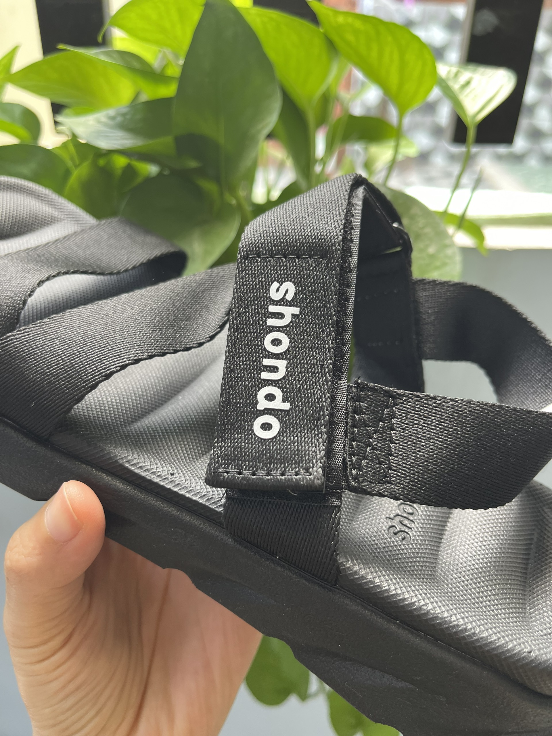 Mô tả Giày sandal Shondo Nam Nữ Quai Liền Đen Full F6S1111 - 3