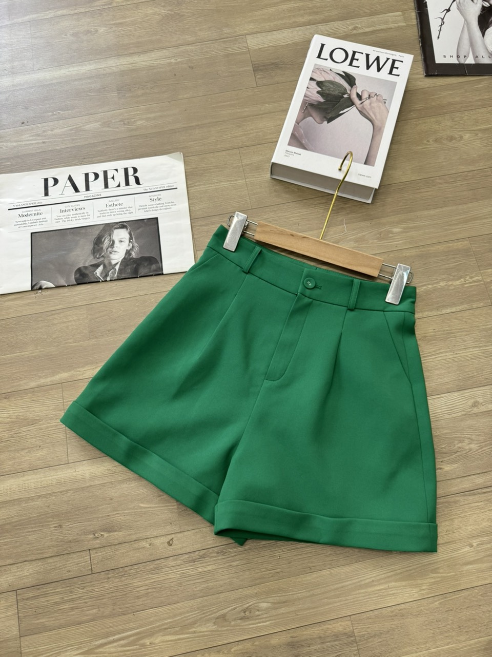 Mô tả Quần Short  vải nữ  2 lớp  kiểu cạp cao, gập gấu mix với nhiều kiểu áo Evalover Q2024207 - 4