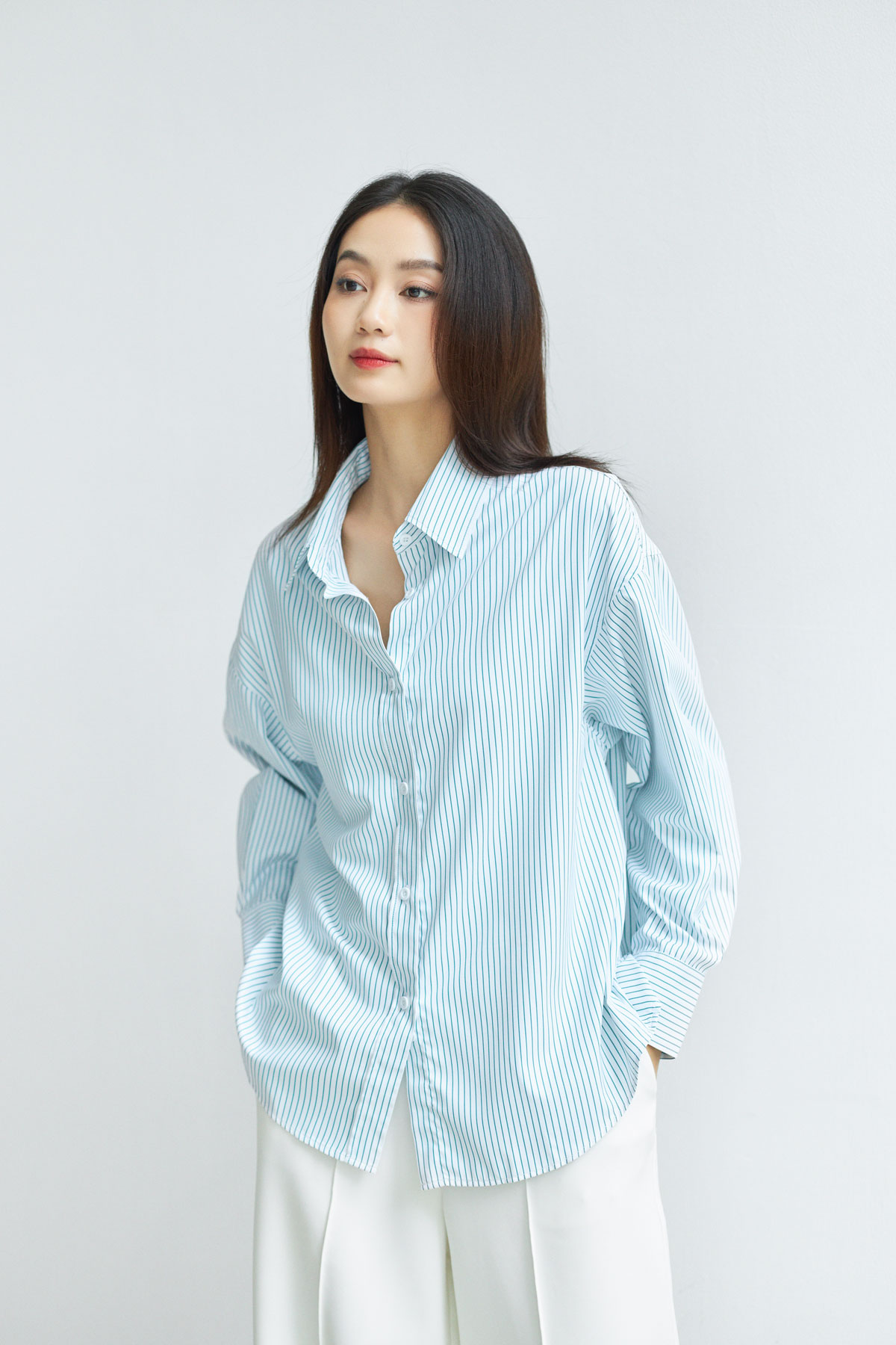 Áo sơ mi dáng oversized