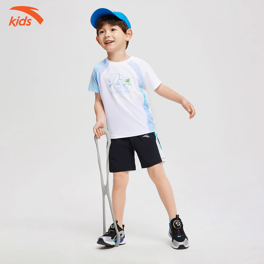 Quần Lửng Thể Thao Bé Trai Anta Kids Running 3524B9502 - Chi tiết logo