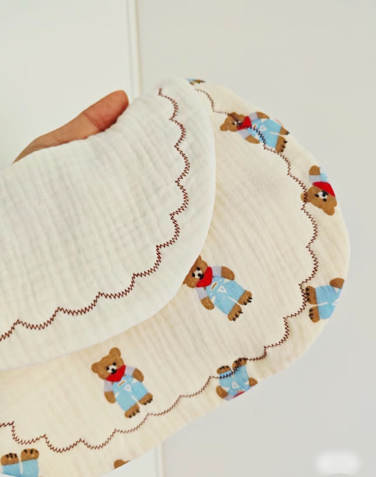 Mô tả Yếm Tròn Xô Muslin 6 Lớp Cho Bé Dày Dặn Thấm Hút Tốt Mềm Mại Bấm Nút Tiện Lợi, Yếm Xô Tròn Cho bé - 7