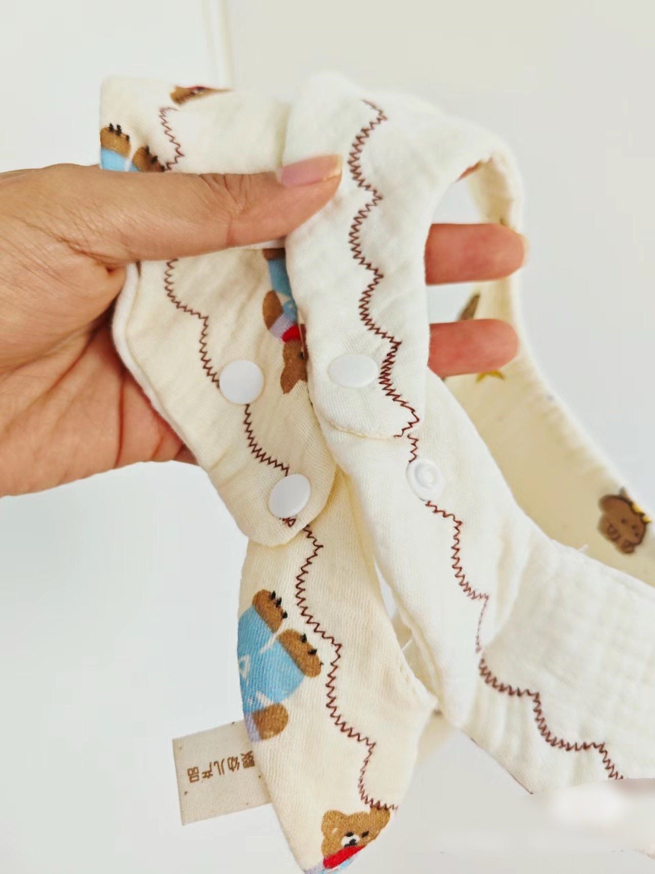 Mô tả Yếm Tròn Xô Muslin 6 Lớp Cho Bé Dày Dặn Thấm Hút Tốt Mềm Mại Bấm Nút Tiện Lợi, Yếm Xô Tròn Cho bé - 9
