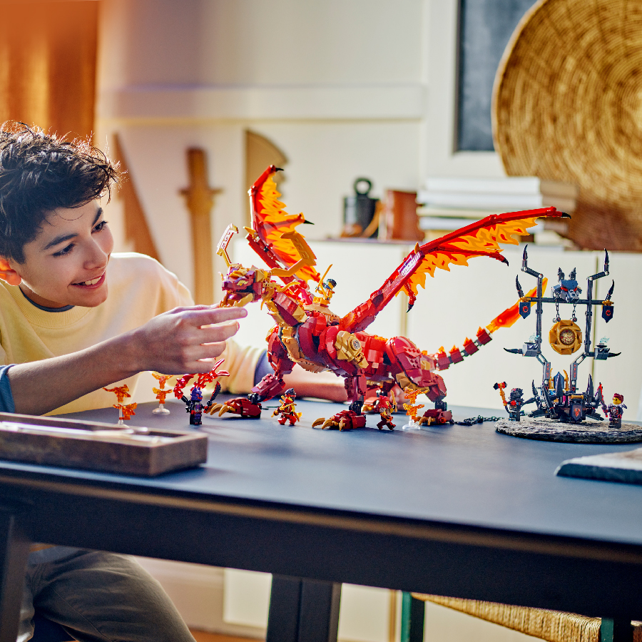 Mô tả LEGO NINJAGO 71822 Đồ Chơi Lắp Ráp Rồng Lửa Bóng Đêm Của Kai (1716 chi tiết) - 6