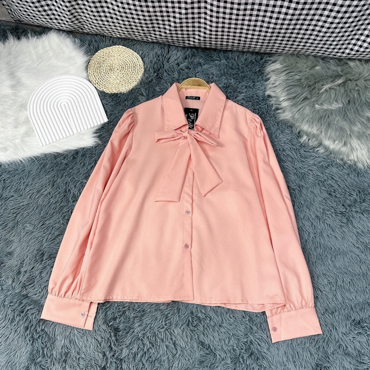Mô tả Áo Sơ Mi Bigsize Nữ Tay Dài Somi Công Sở Phối Dây Buộc Nơ Vải Lụa Chéo Mềm Mát SM16 - 4