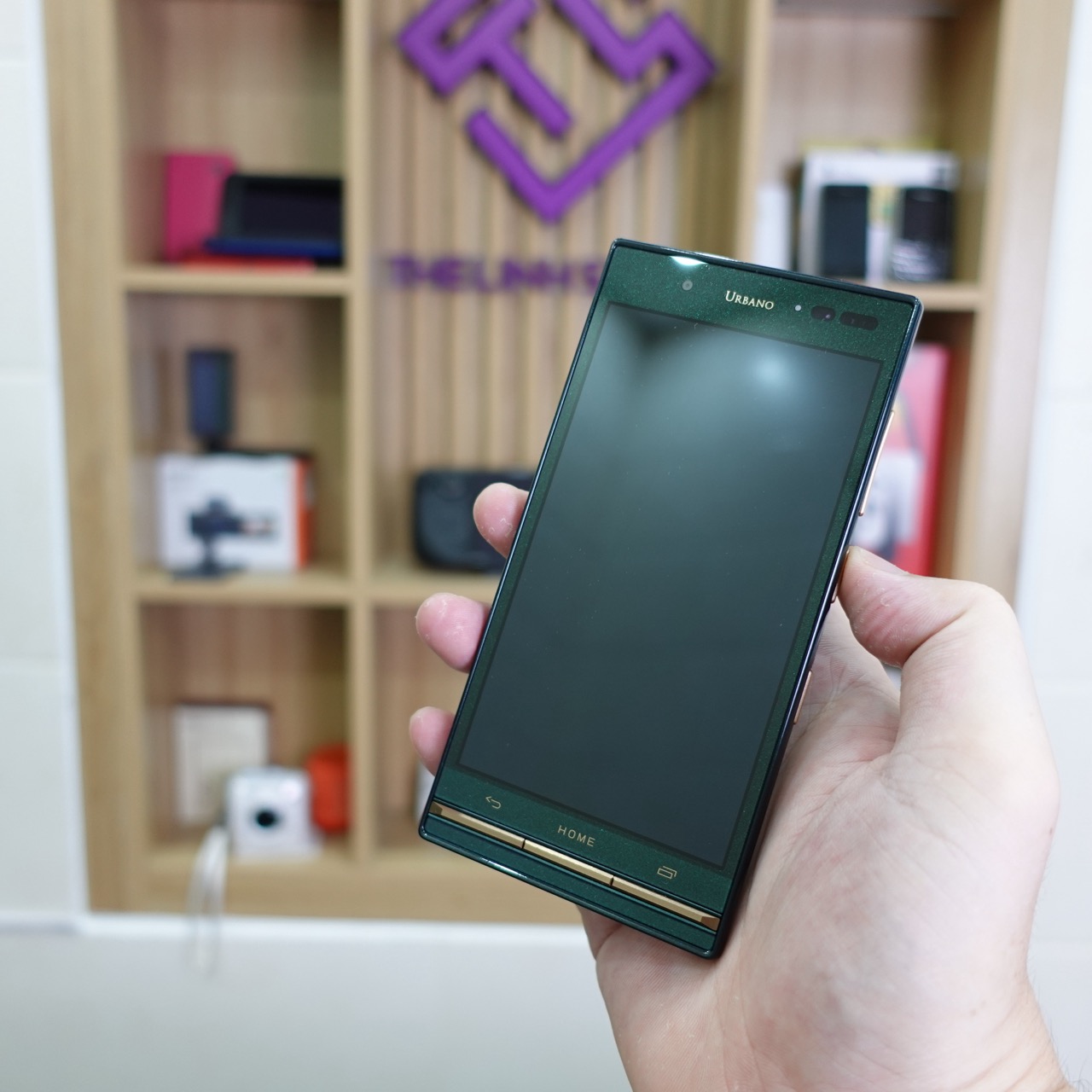 319150 【新品】URBANO KYV38 Androidスマートフォン URBANO V03 KYV38 au ロイヤルブラック 送料無料 即決 本体