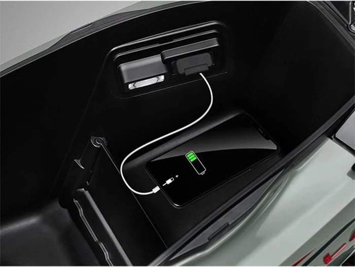 Cổng sạc USB Honda Air Blade 2025