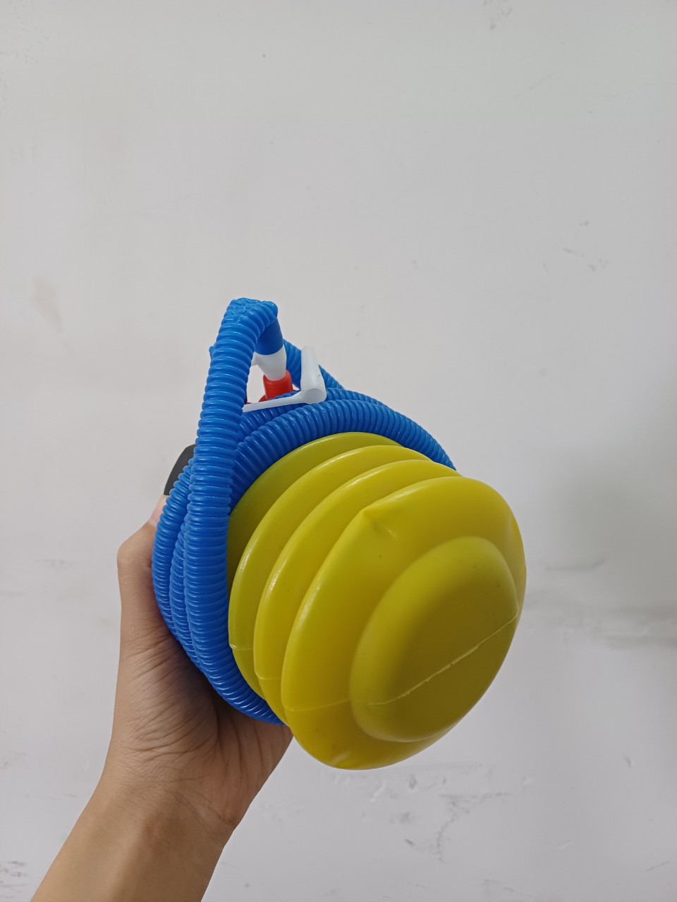Mô tả Bơm Tay Mini Dậm Chân Bơm Bóng Yoga Đa Năng Dụng Cụ Bơm Bóng Bay Cao Cấp Tiện Dụng [Bơm Nhựa] - 4