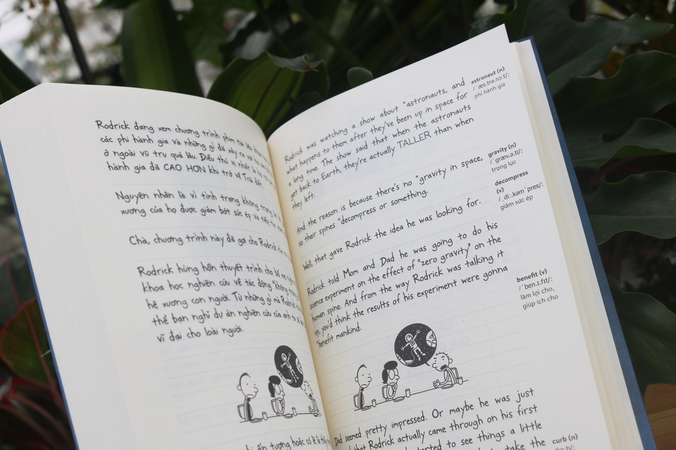 Mô tả Combo tập 1-5 Nhật Ký Chú Bé Nhút Nhát song ngữ - Diary Of a Wimpy Kid, tặng kèm file nghe HG Books - 3