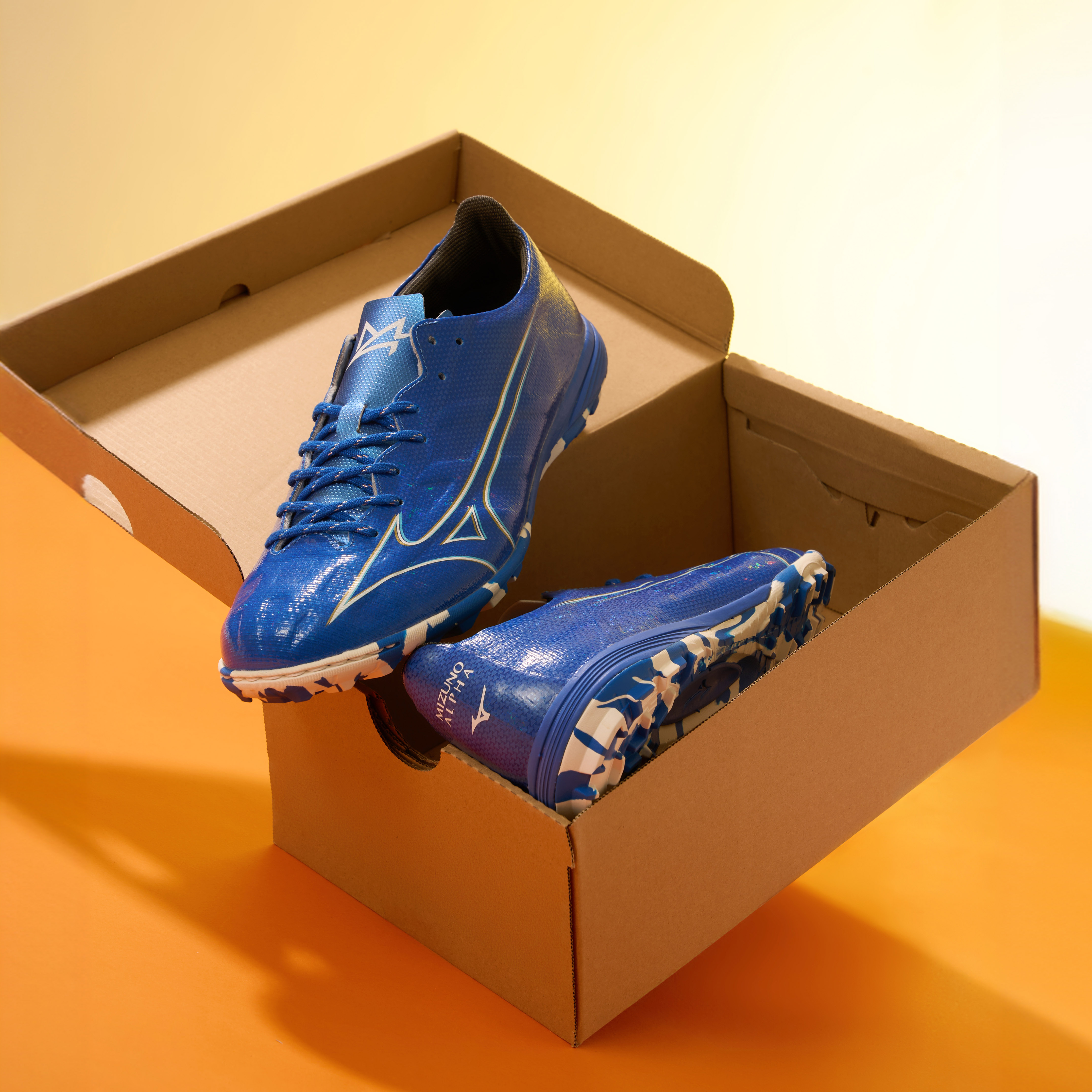 Mô tả Giày đá bóng sân cỏ nhân tạo Mizuno Alpha Pro As, trọng lượng nhẹ, upper mềm mại, đệm giảm chấn cao cấp - 1