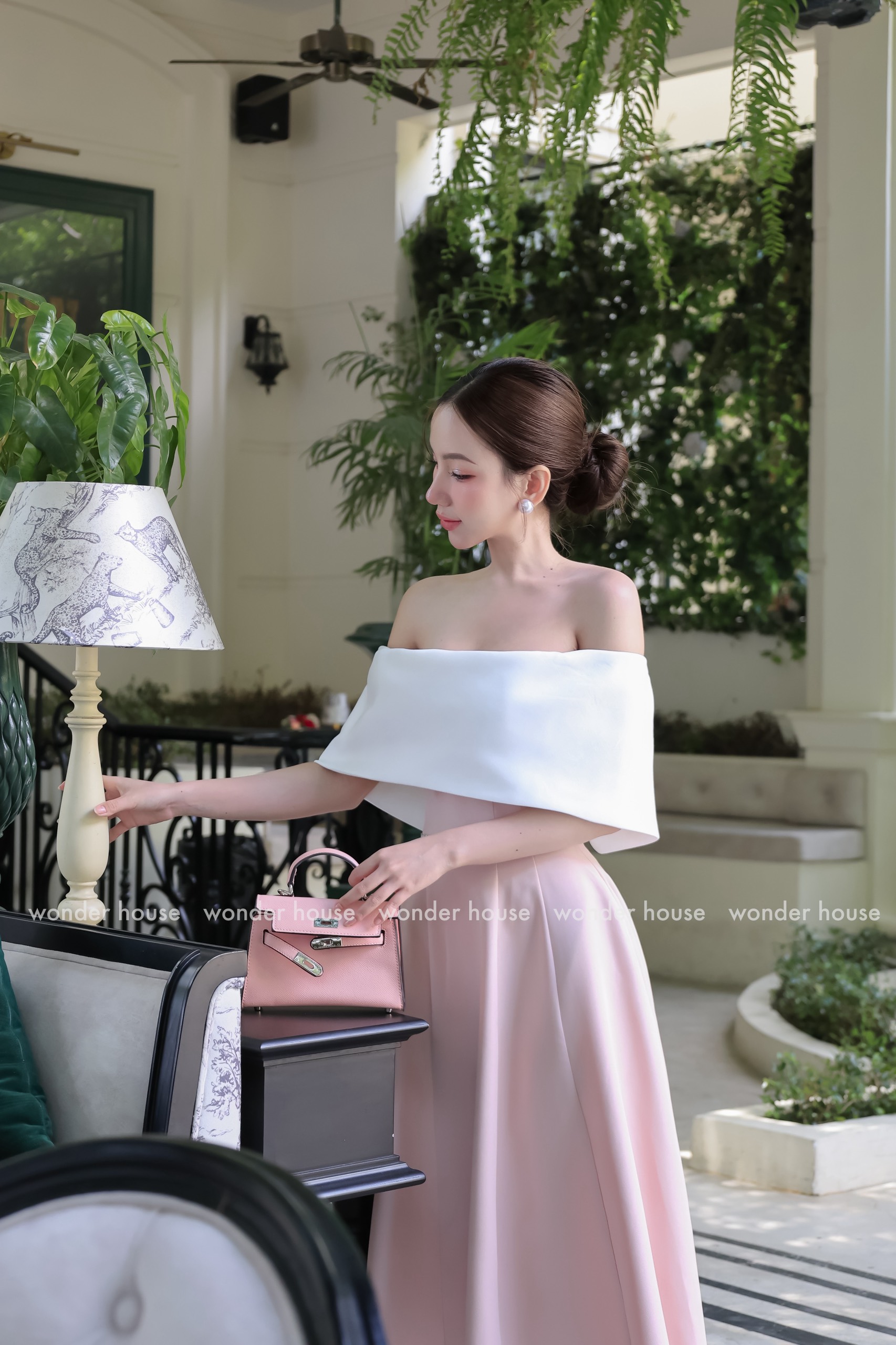 Mô tả WONDERHOUSE Mia Deess đầm trễ vai phối trắng dáng xòe chất vải dày dặn dự tiệc sang chảnh, dạo phố nữ tính - 5