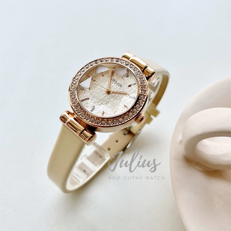 Cận cảnh mặt đồng hồ nữ Julius JA-778