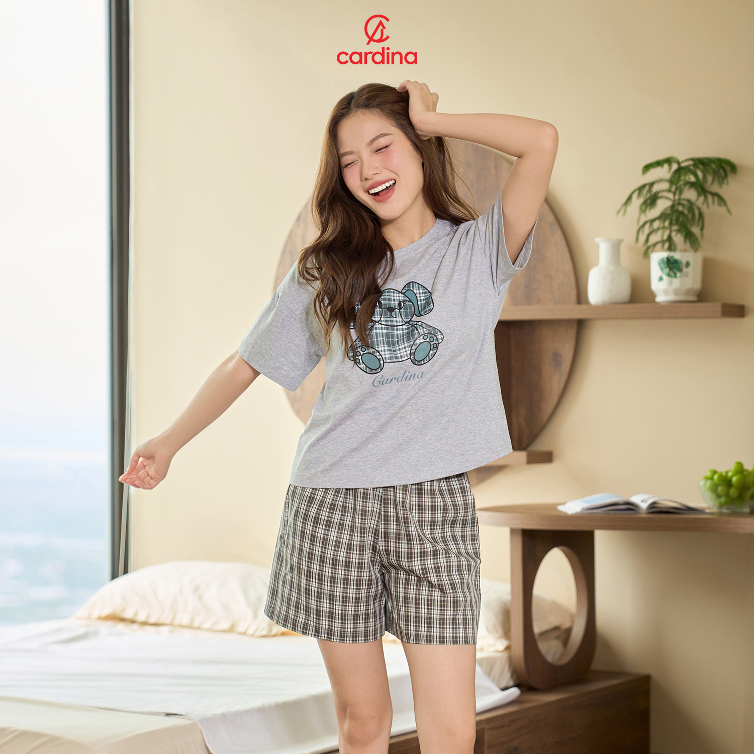 Mô tả Đồ bộ nữ CARDINA chất liệu cotton thoáng mát hình in nổi bật kế hợp quần thô kẻ trẻ trung 4BCF02 - 5