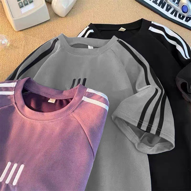 Mô tả Áo Phông Form Rộng thêu 3 sọc trước ngực  Áo Thun Tay Lỡ Nam Nữ  Form Rộng Unisex Cotton khô thoáng mát thấm hút mồ hôi - 1