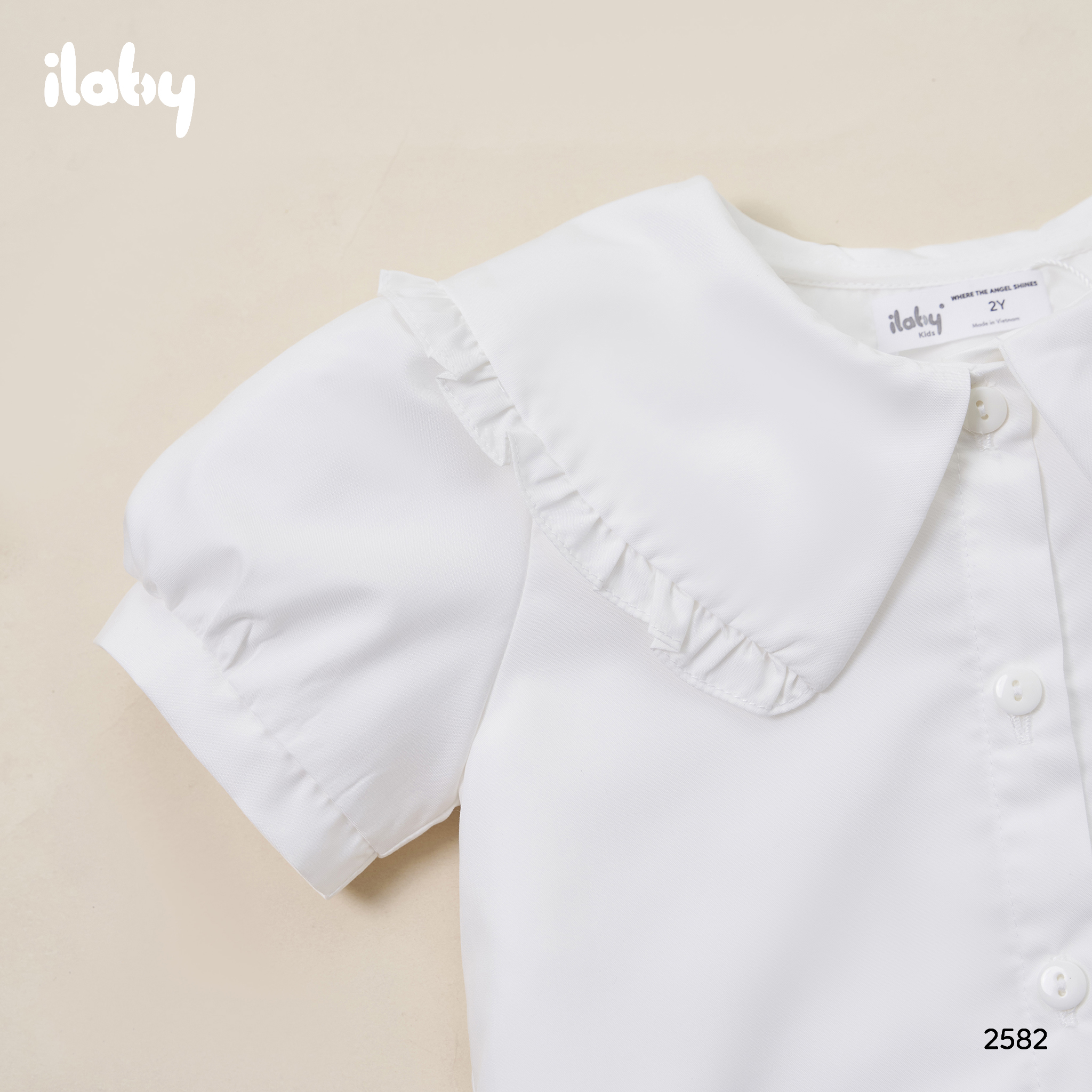 Mô tả Áo sơ mi bé gái ILABY chất cotton thô áo sơ mi trắng basic bé đi học cổ kiểu phối bèo nhỏ [2582] - 3
