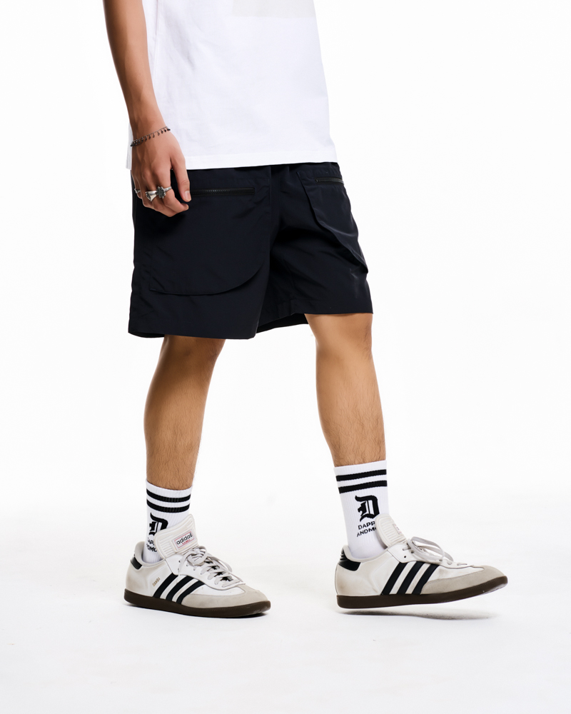 Mô tả Quần Short Dù DAPPERANDMORE Nylon Cargo Tech Olive Phối 2 Túi Hộp Kèm Khoá Kéo - Black - 1