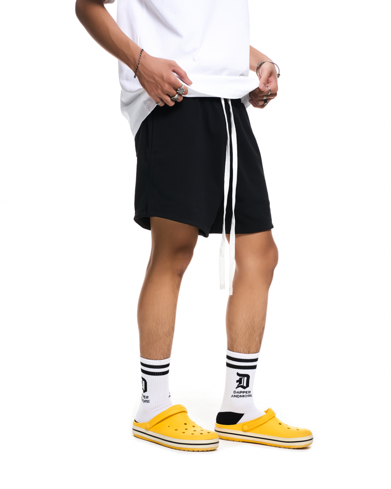 Mô tả Quần Short Nỉ DAPPERANDMORE Embroidered Logo Thêu Logo 100% Cotton 450GSM  - Black - 1