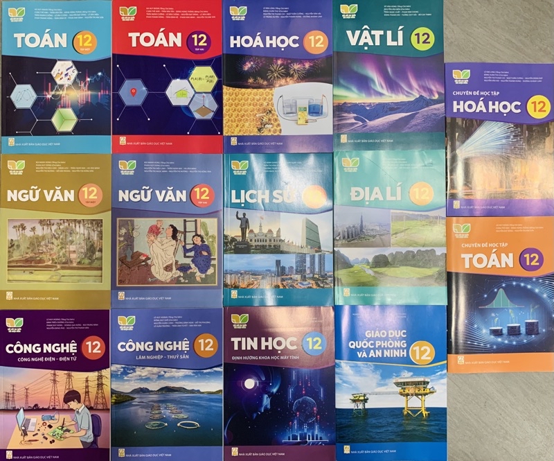 Mô tả Sách giáo khoa lớp 12 - chương trình kết nối (lẻ) + bán kèm 1 quyển vở viết - 1