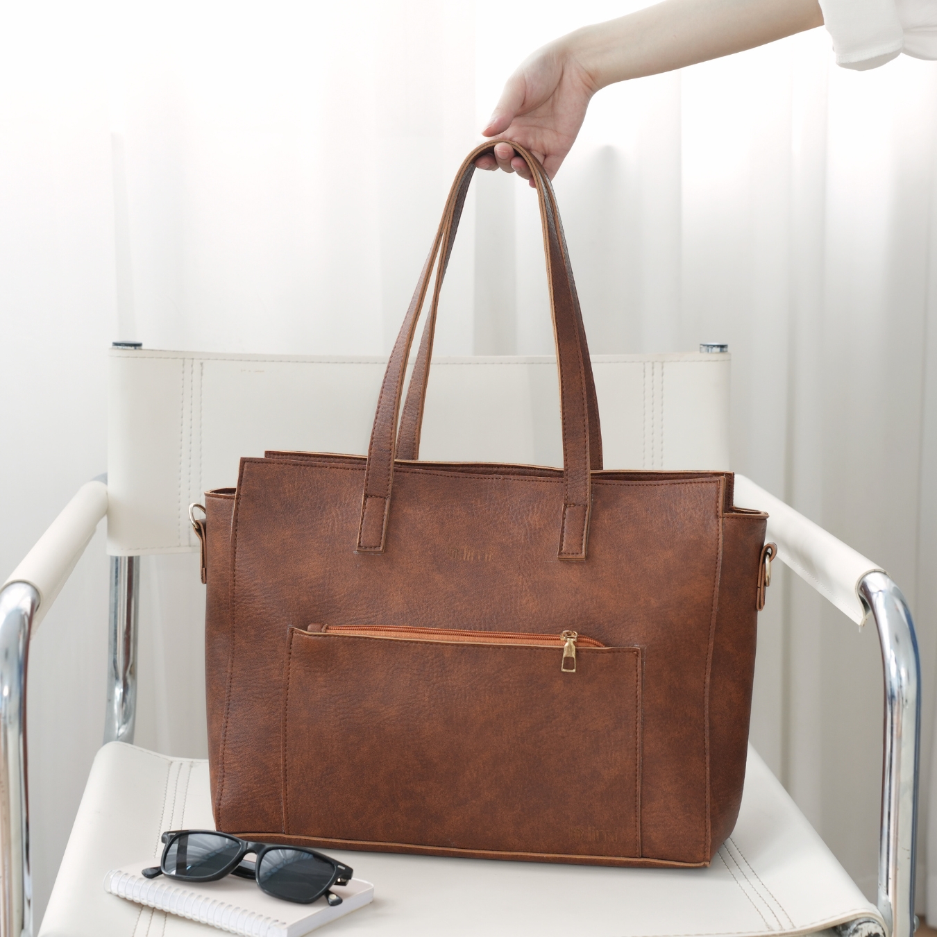 Túi Tote Size Lớn Đựng Cả Thế Giới, Phong Cách Đỉnh Cao