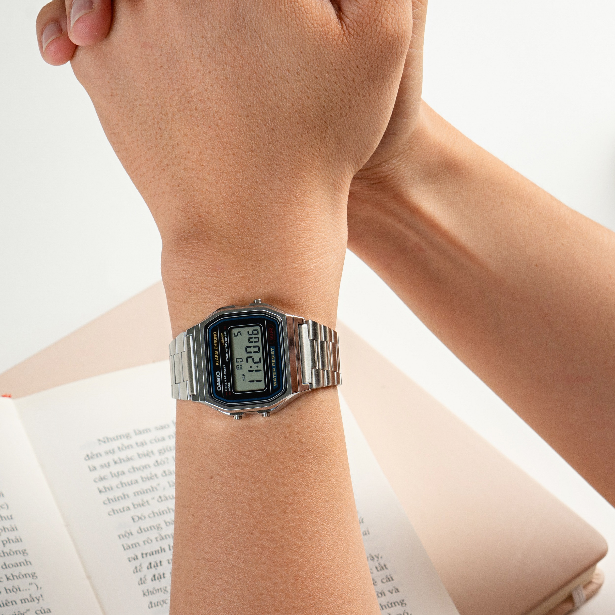 Mô tả Đồng Hồ Casio Nam Điện Tử A158WA-1DF Mặt Vuông Dây Kim Loại Chính Hãng - 1