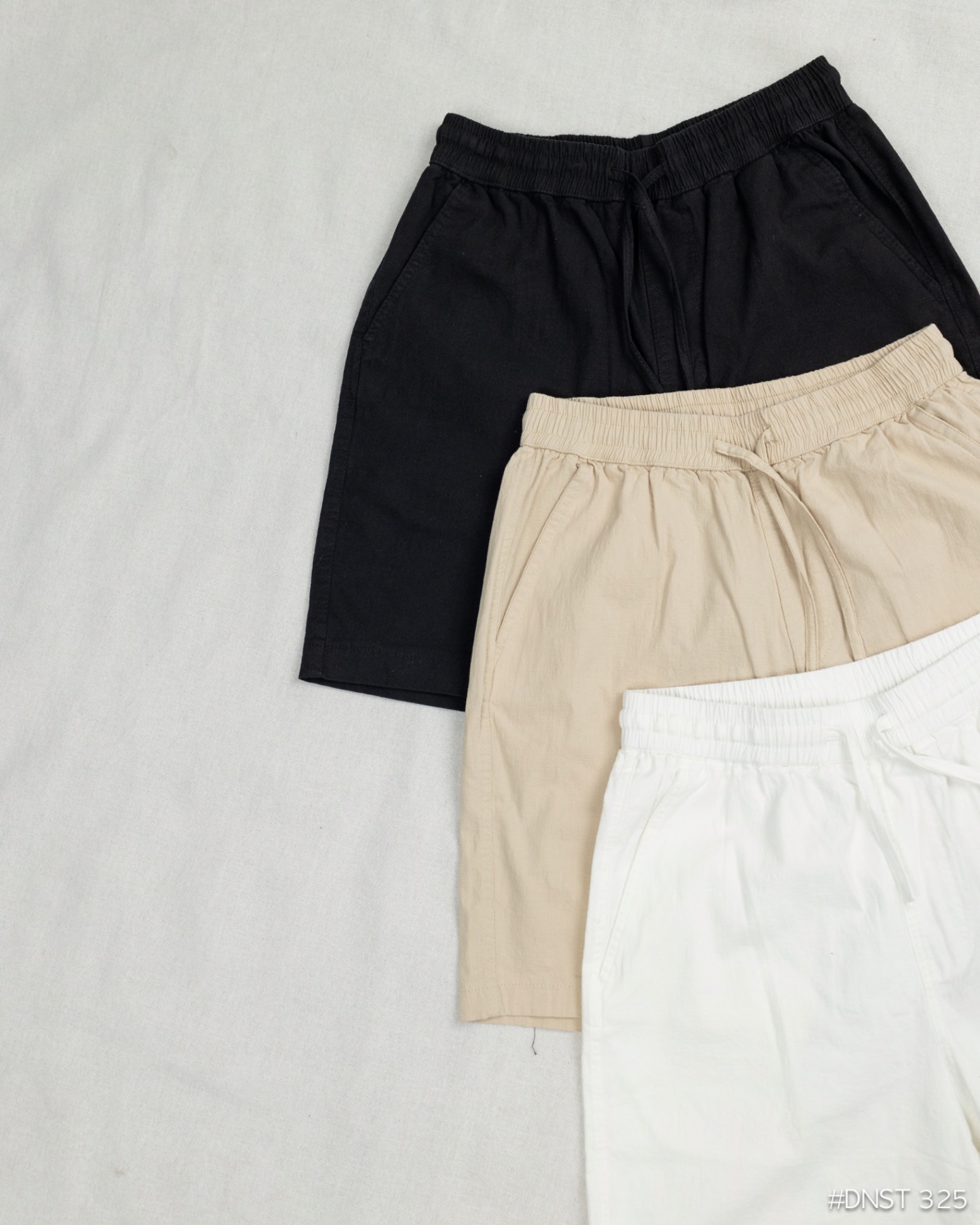 Mô tả Quần short đũi trơn ngắn DNST 325, form suông, chất linen - 2