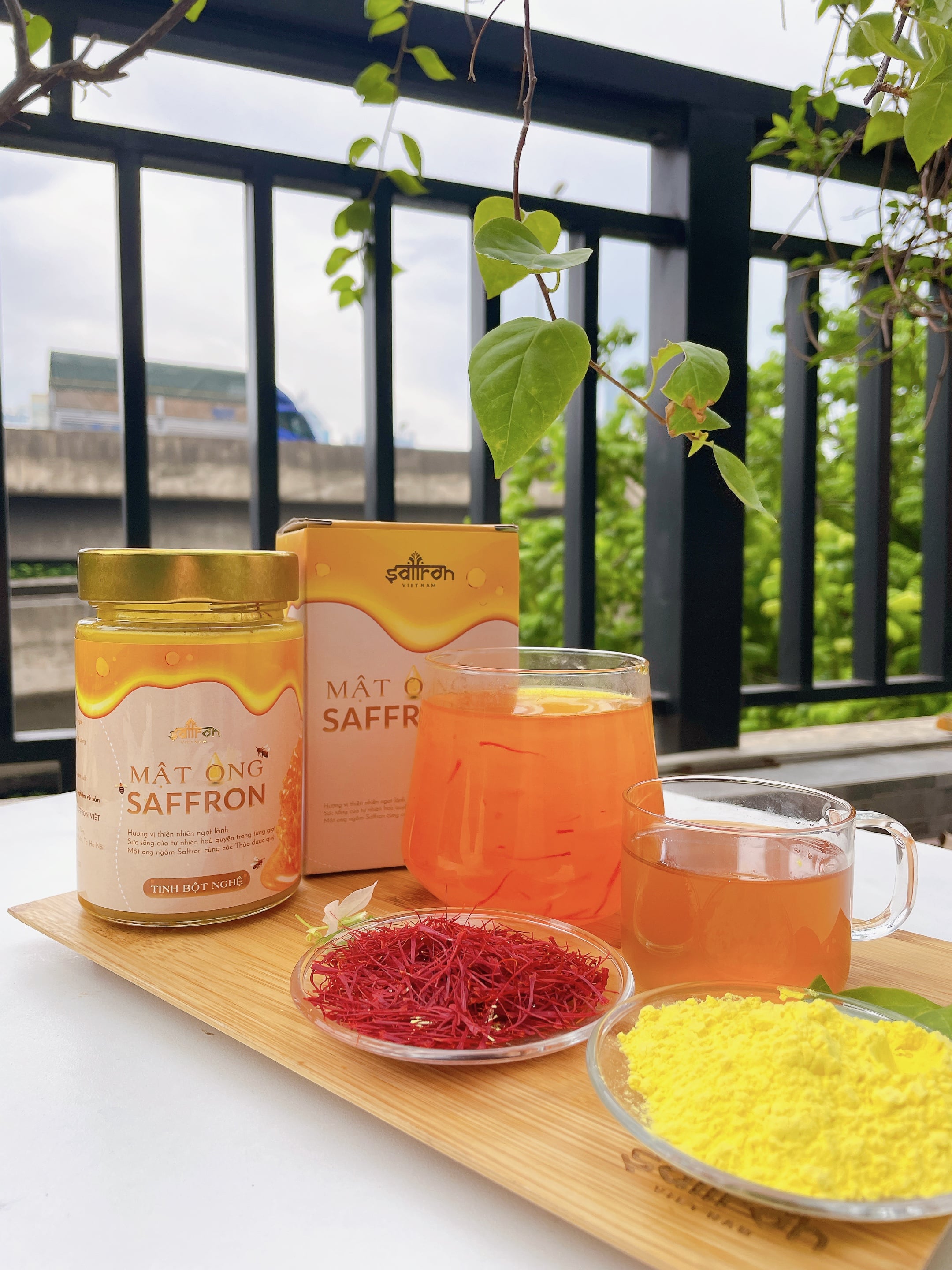 Mô tả Mật ong saffron tinh bột nghệ hũ 380ml - 1