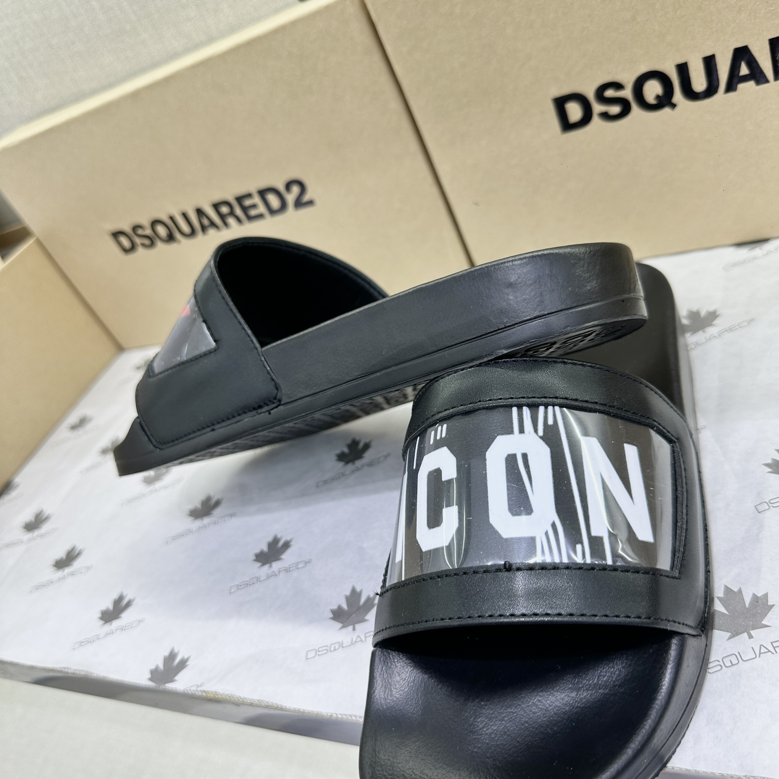 Dép lê nam quai ngang DSQ da Pu quai thêu vạch chữ Punk Icon bọc cao su ...