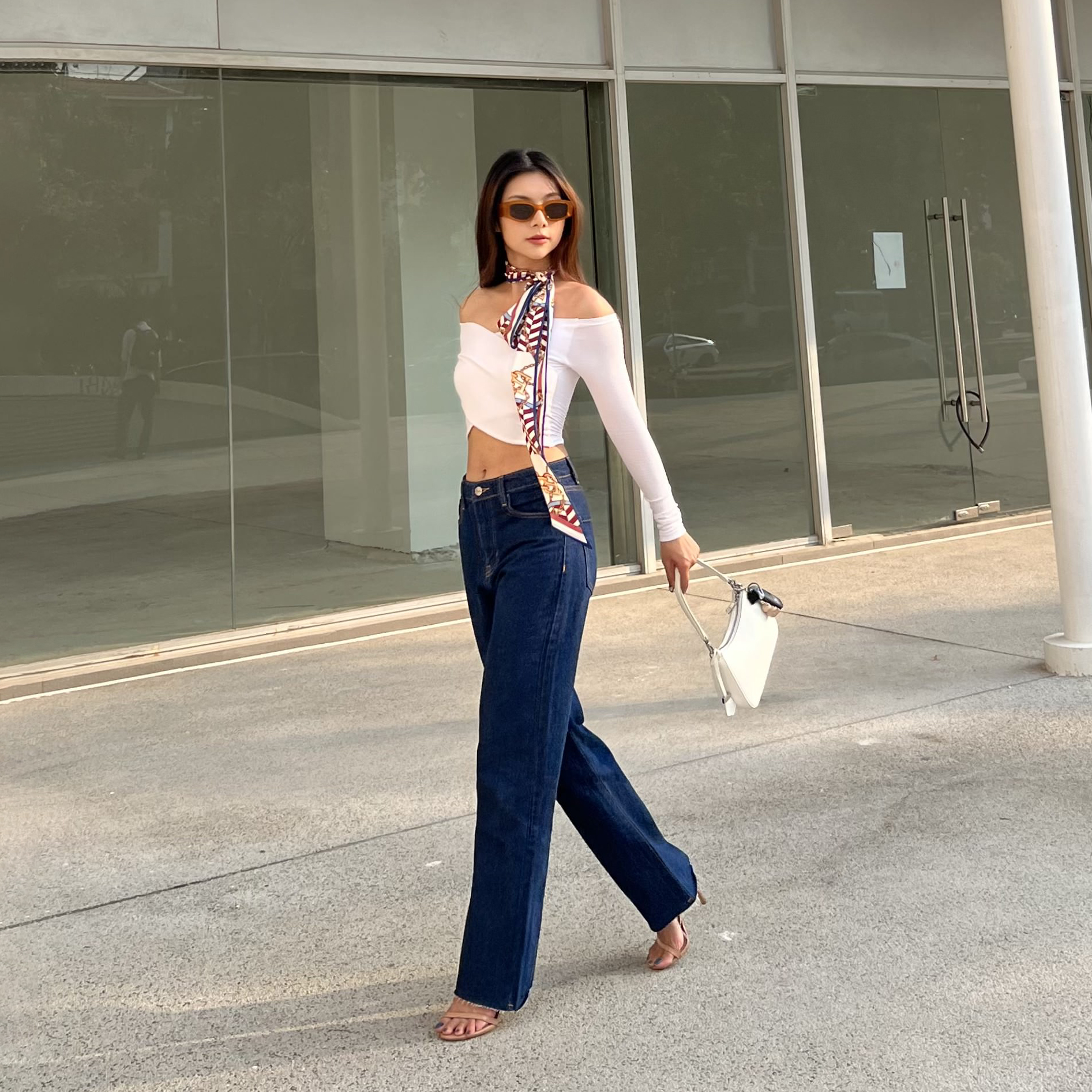 Quần jean nữ ống rộng lưng cao Aaa Jeans