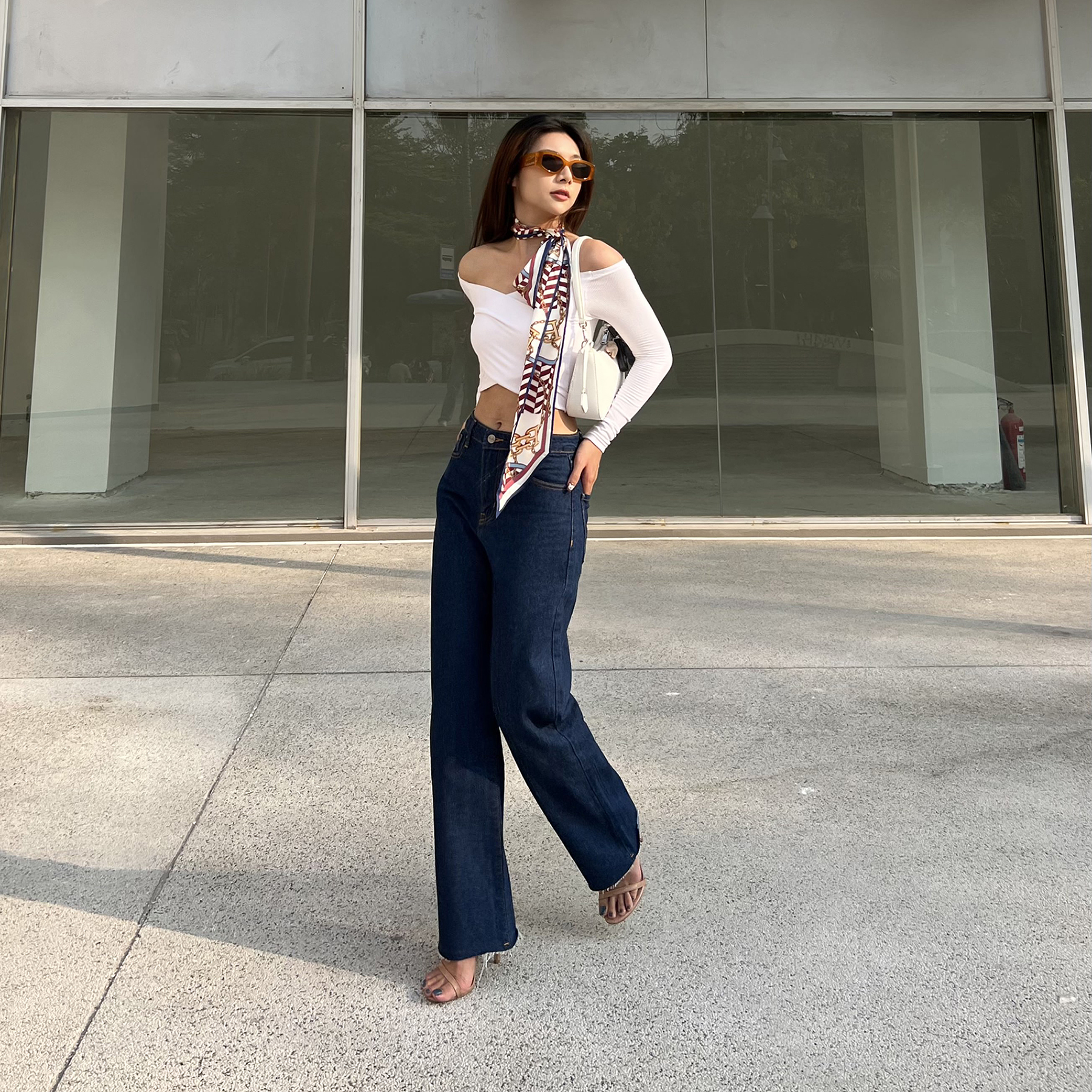 Quần jean nữ ống rộng lưng cao Aaa Jeans