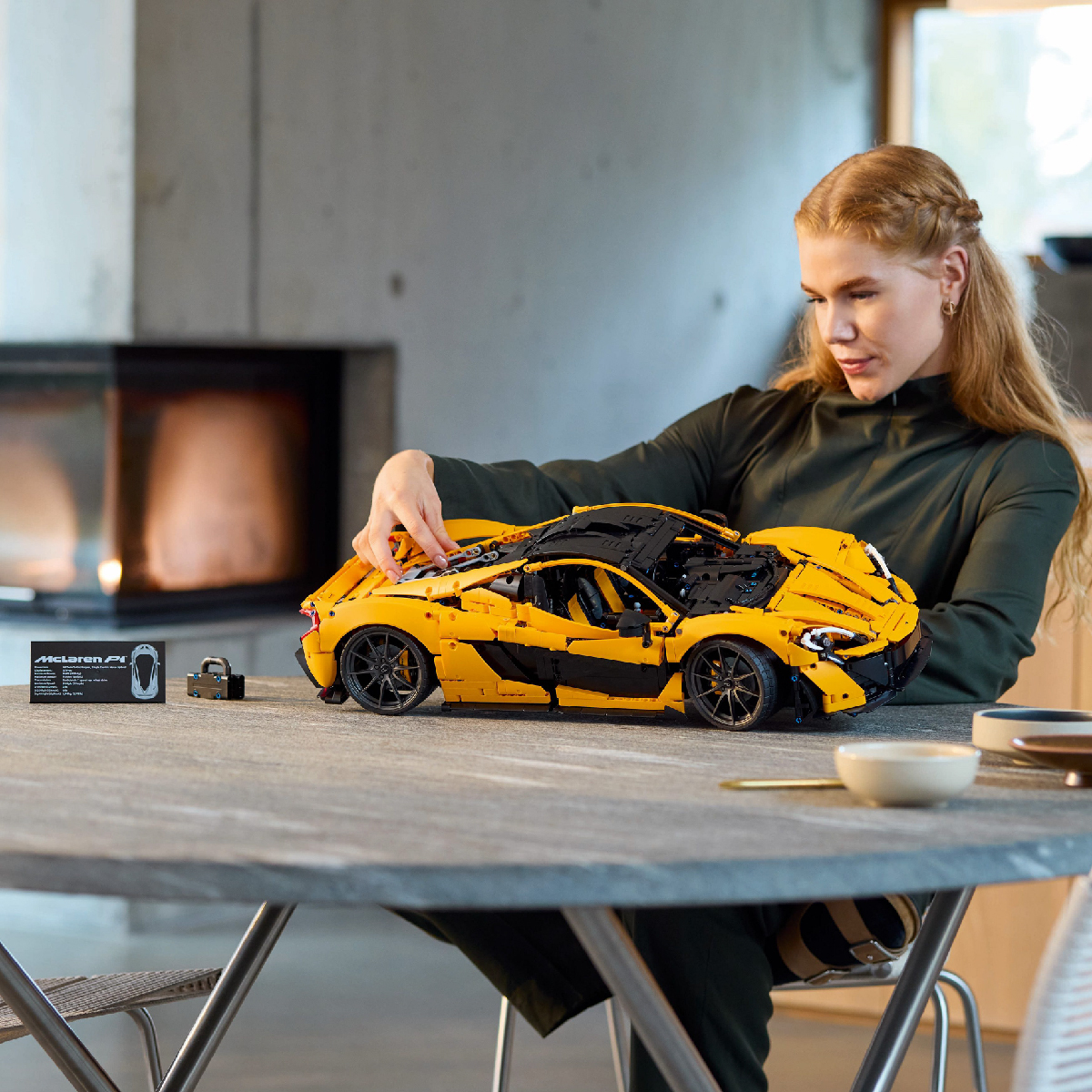 Mô tả LEGO TECHNIC 42172 Đồ Chơi Lắp Ráp Siêu Xe Thể Thao McLaren (3893 chi tiết) - 4