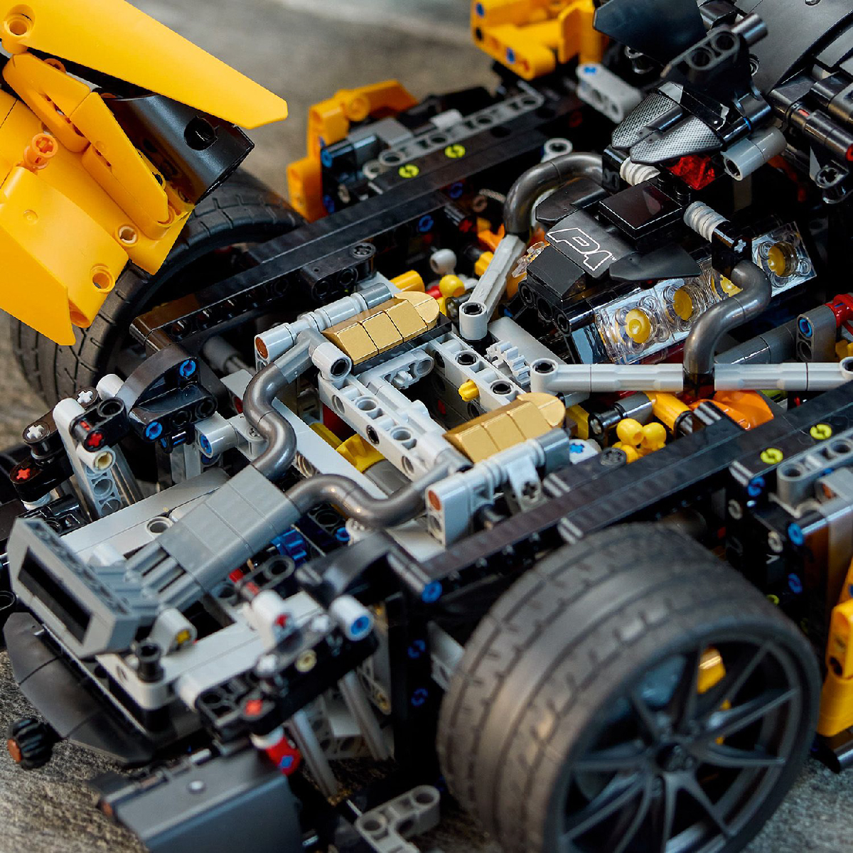 Mô tả LEGO TECHNIC 42172 Đồ Chơi Lắp Ráp Siêu Xe Thể Thao McLaren (3893 chi tiết) - 7