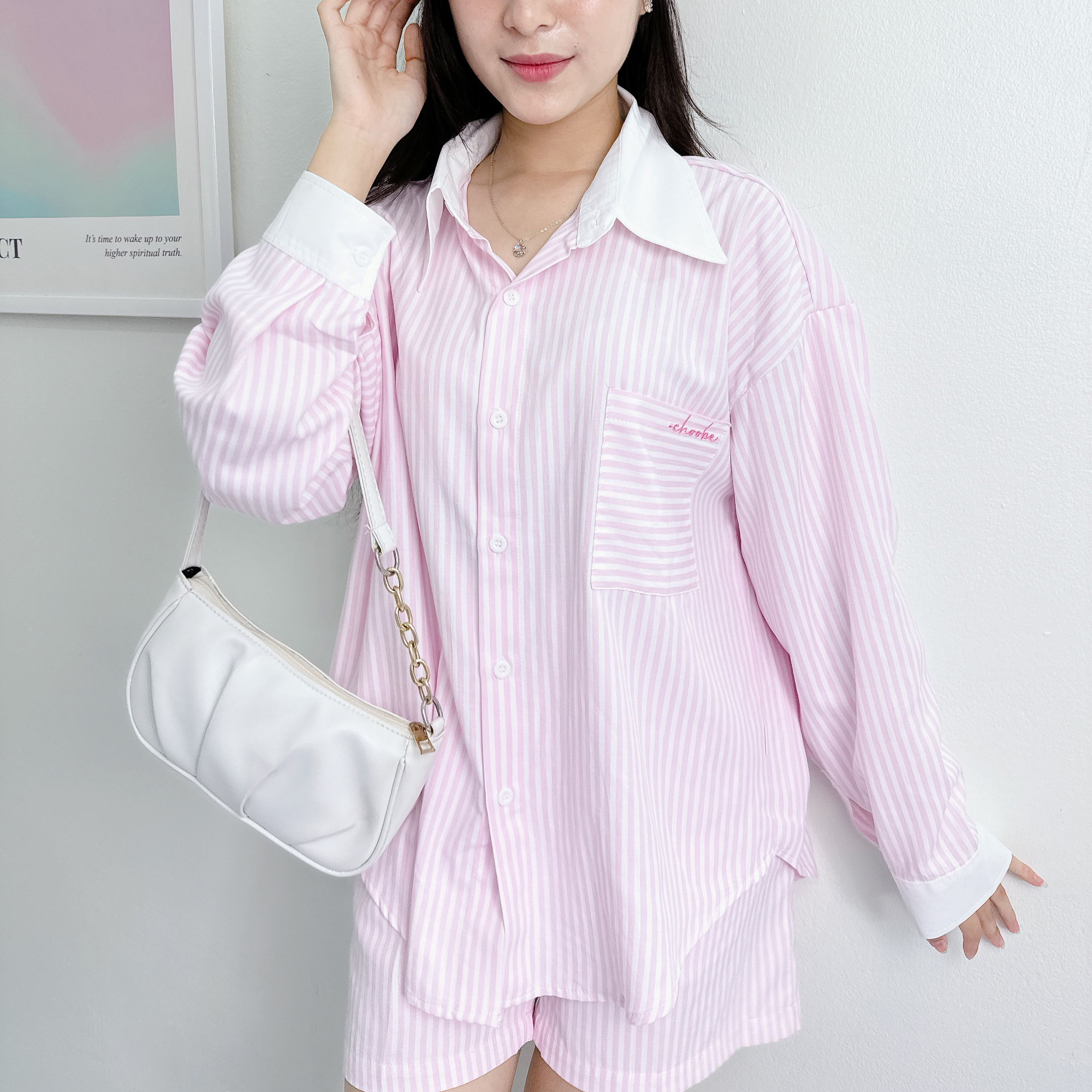 Mô tả Áo sơ mi nữ Choobe oversize kẻ sọc chất liệu kate Hàn cotton hoạ tiết thình thêu trẻ trung ASM08 - 2